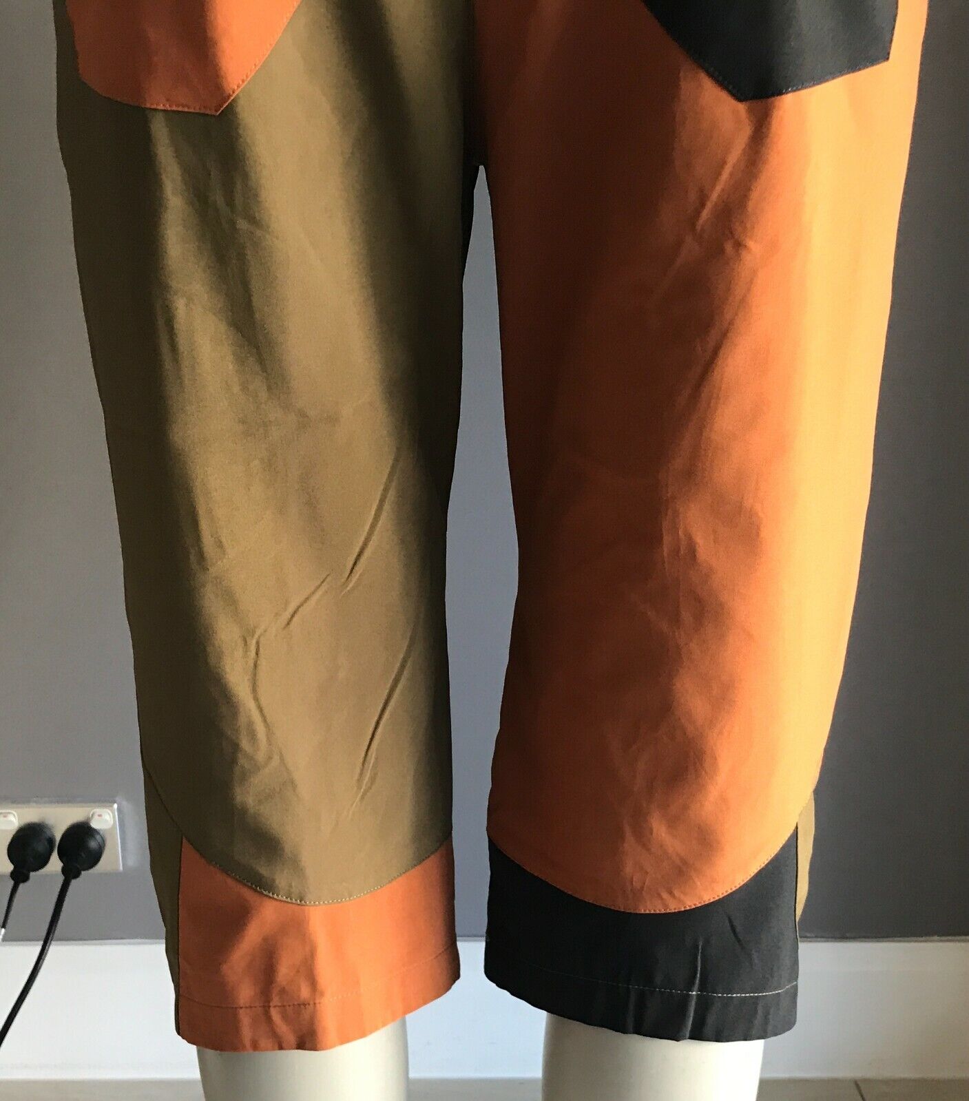 Mens PANTS Khaki Brown & Black Quick Dry Hiking Capri Zip Belt Loops Sz 36 NEW