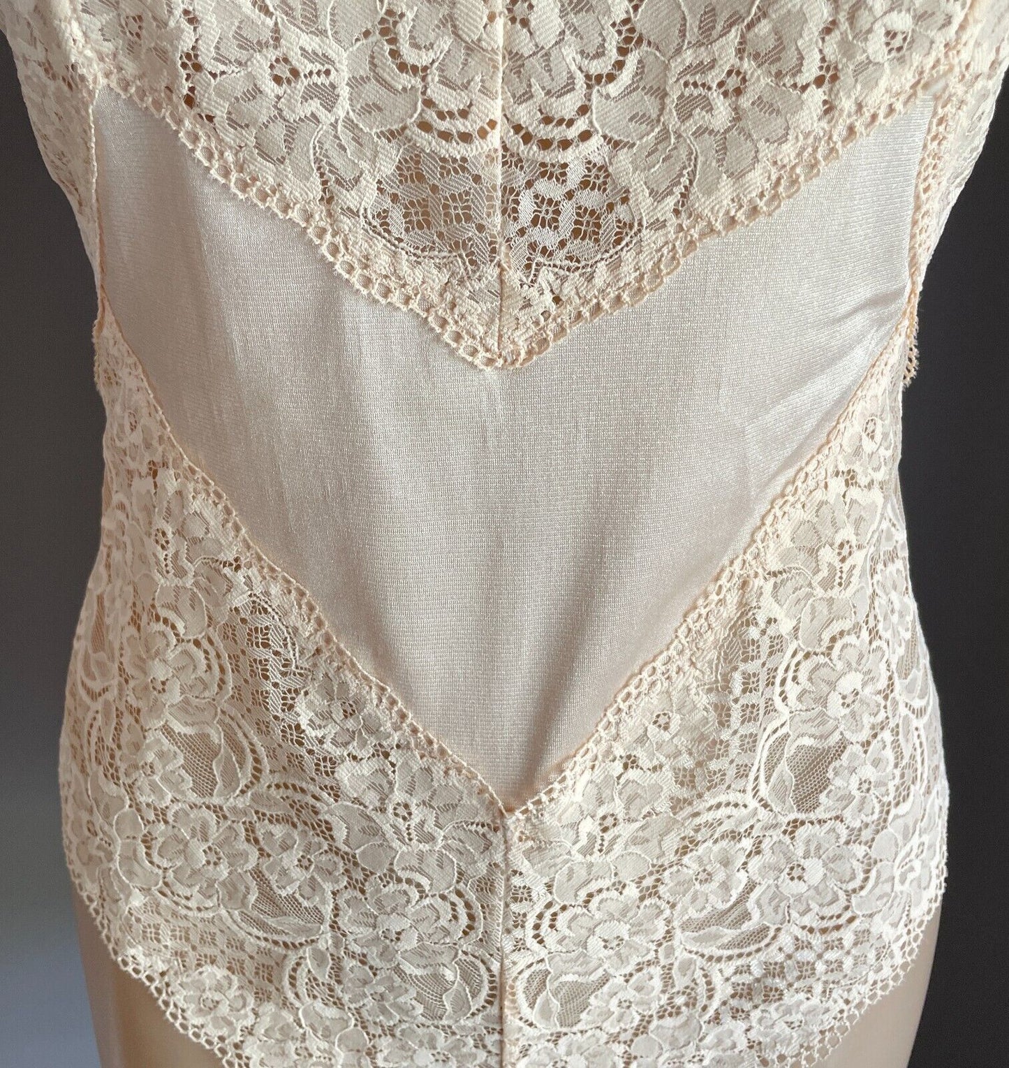 XQUISITE Bodysuit Beige Nylon & Lace Sleeveless Teddy Size 14 NEW ZEALAND