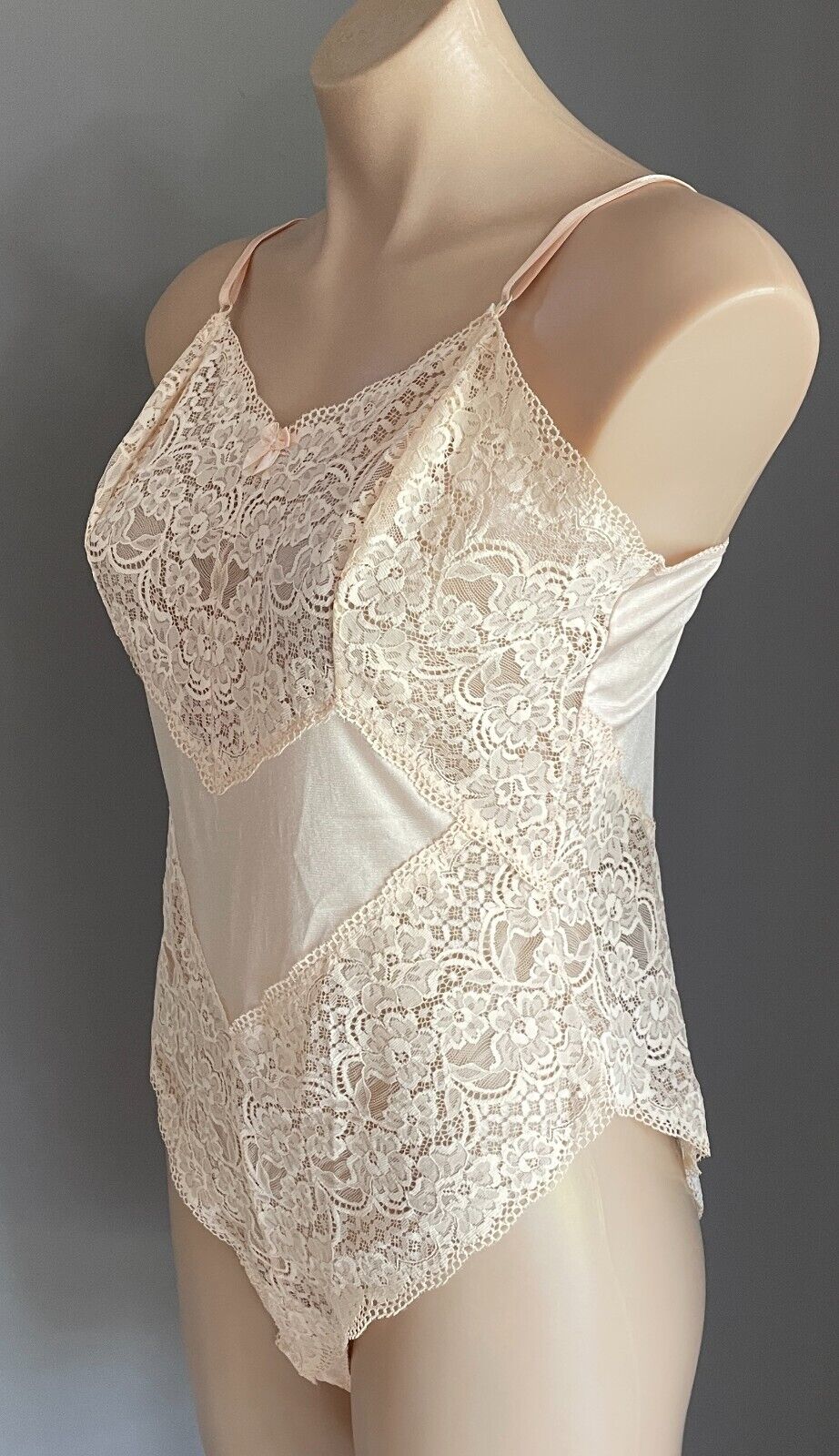 XQUISITE Bodysuit Beige Nylon & Lace Sleeveless Teddy Size 14 NEW ZEALAND