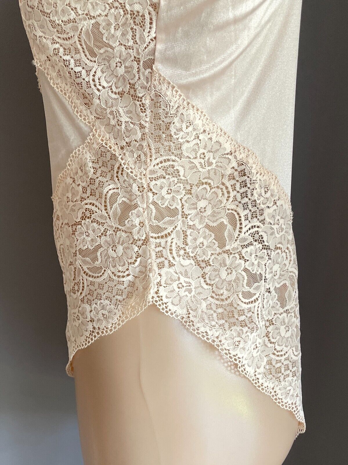 XQUISITE Bodysuit Beige Nylon & Lace Sleeveless Teddy Size 14 NEW ZEALAND