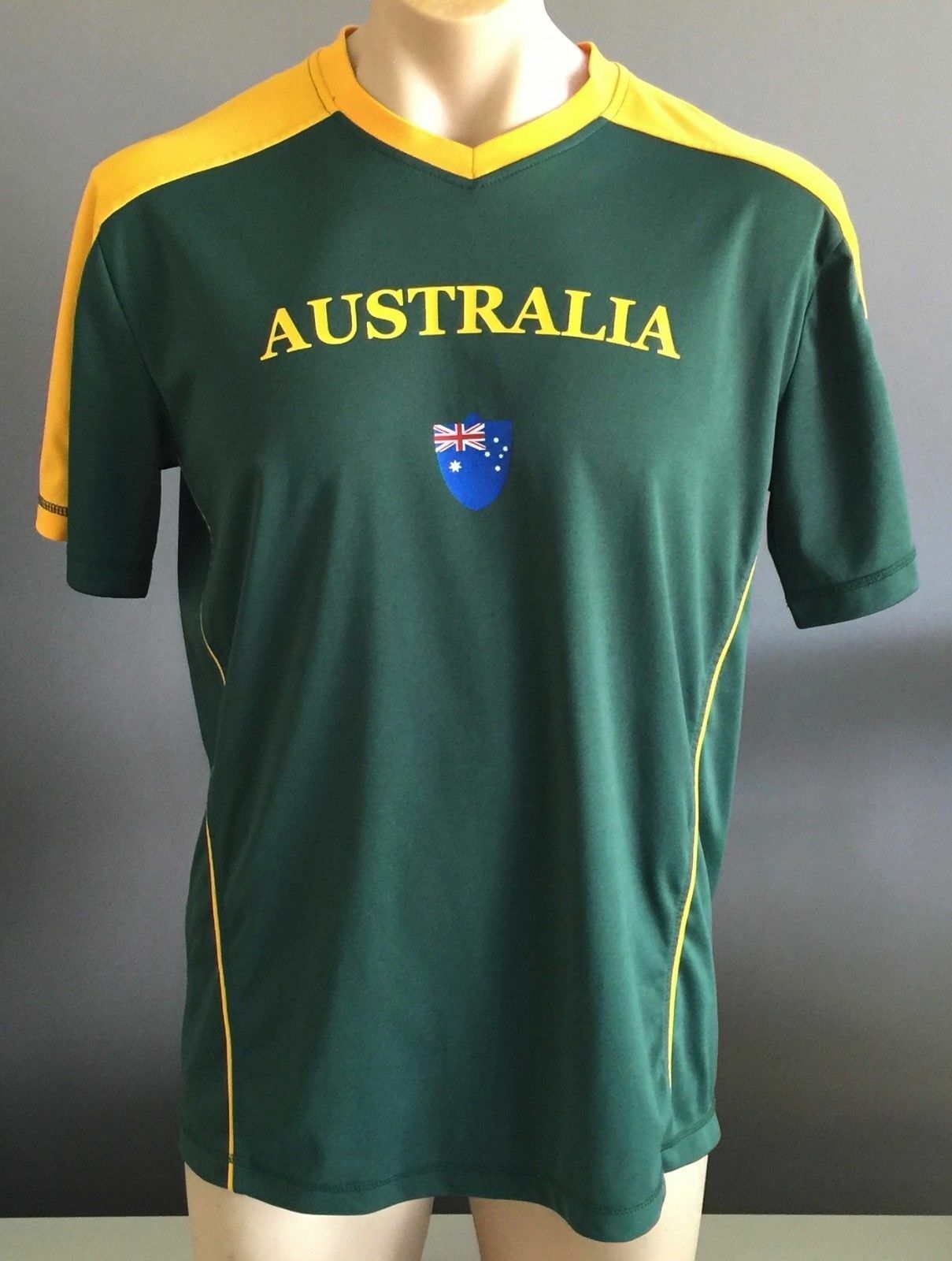 Mens Jacket DIADORA Green Gold Patriotic Australia Football Jersey No 10 Size L