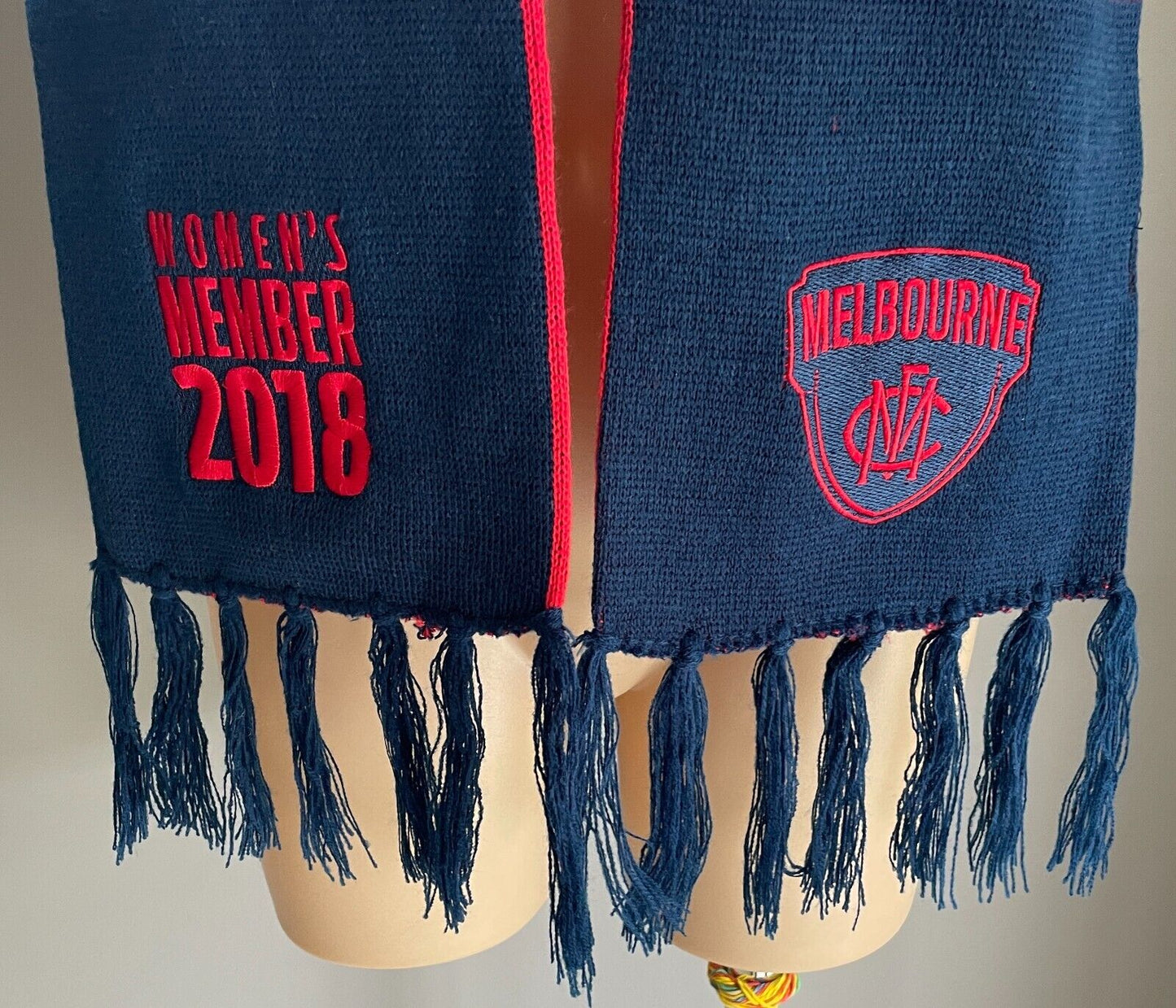 Fan Scarf MELBOURNE DEMONS AFL Knit Fringed Neck Red & Blue Womens Member 2018