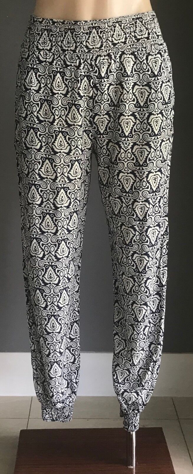 BLUE JADE Ladies Size 10 Pants Harem Pants Navy Beige Print Shirred Waist Cuffs