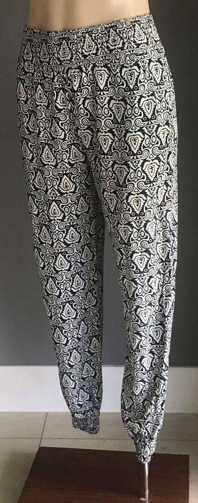 BLUE JADE Ladies Size 10 Pants Harem Pants Navy Beige Print Shirred Waist Cuffs