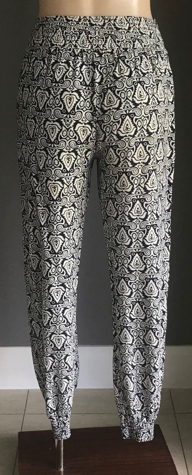 BLUE JADE Ladies Size 10 Pants Harem Pants Navy Beige Print Shirred Waist Cuffs