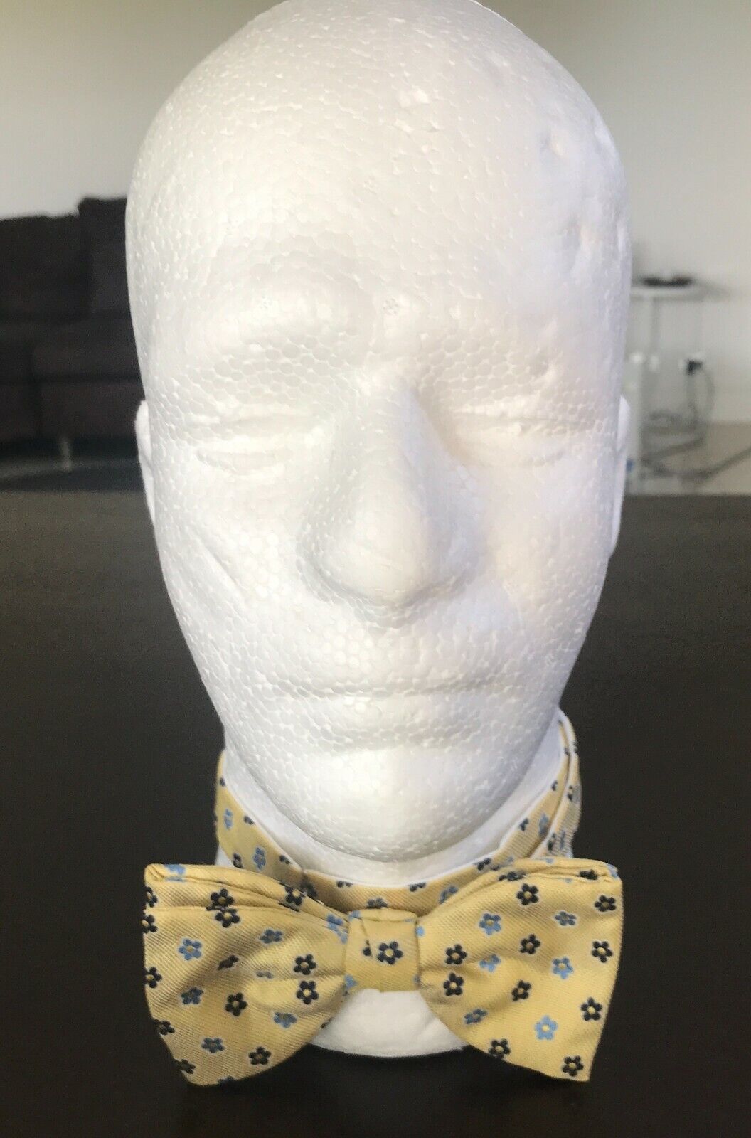 Mens TIE RACK Bow Tie Gift Box Yellow Blue Daisy Silk PreTied Adjust at Neck NEW
