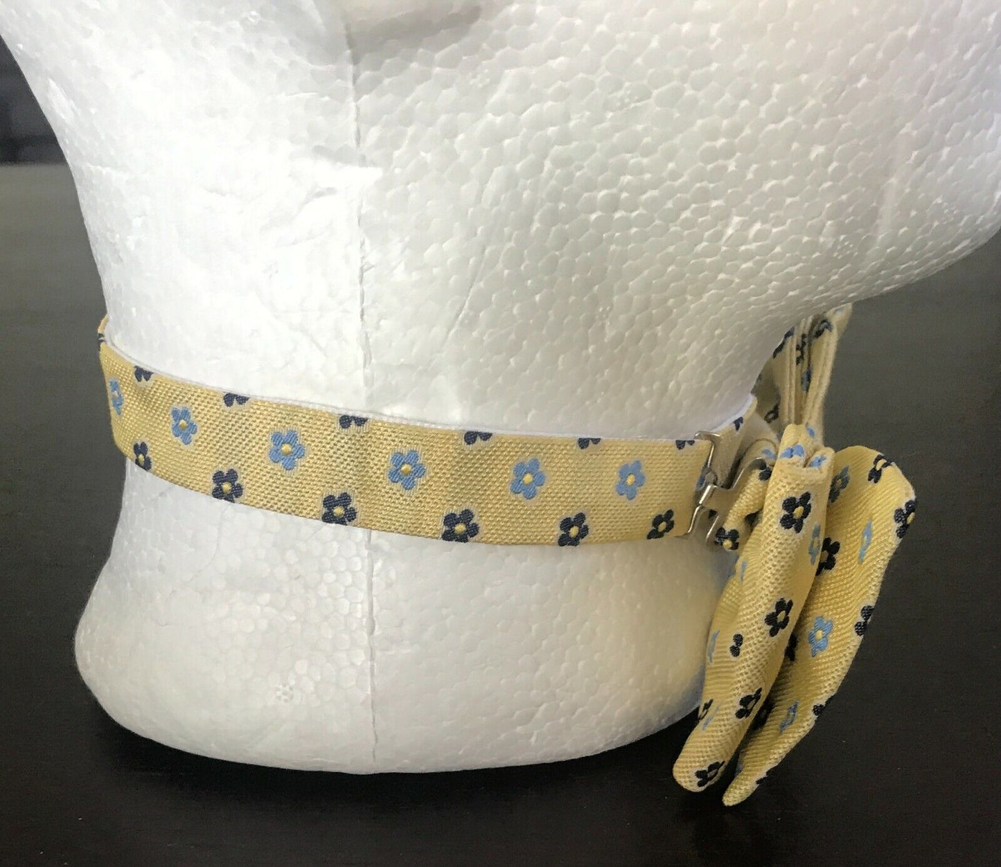 Mens TIE RACK Bow Tie Gift Box Yellow Blue Daisy Silk PreTied Adjust at Neck NEW