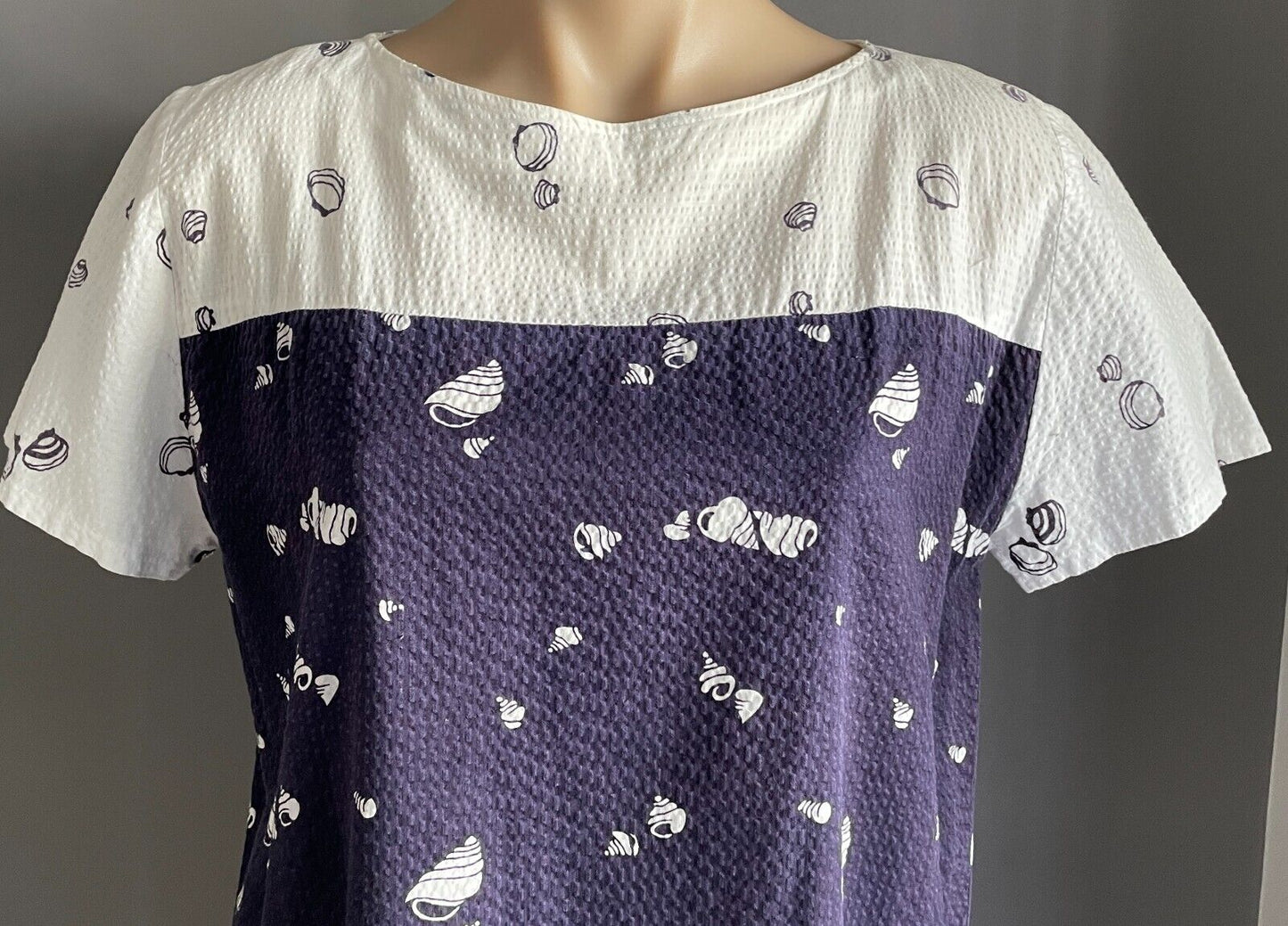 WRAGGS Dress White Navy Seersucker Fabric Seashell Short Sleeve Size 14 1980's