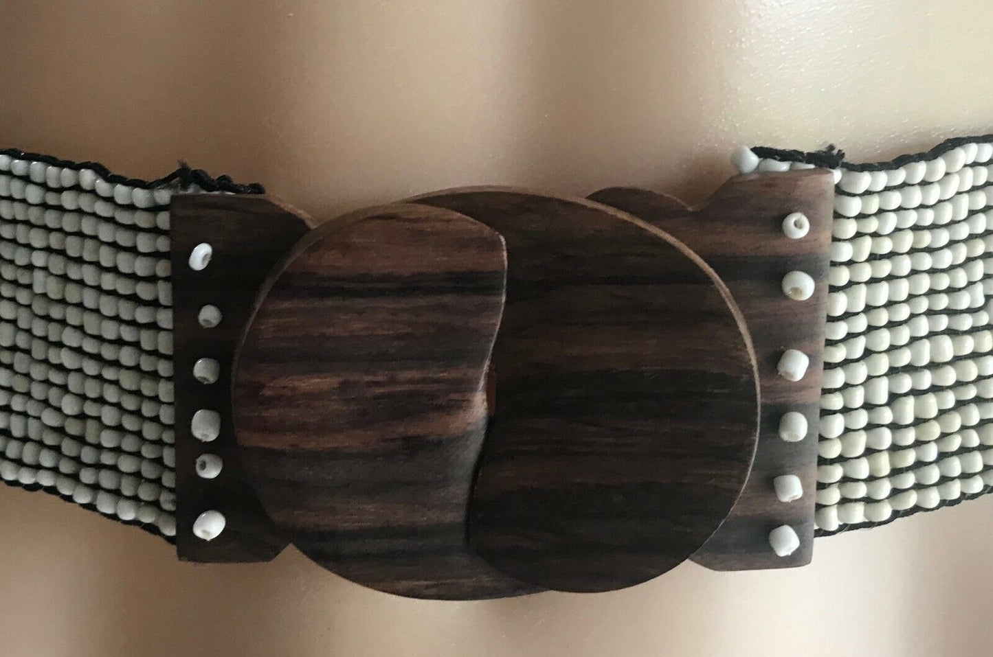 Ladies Belt Elastic SHELL BEAD Natural Interlock Wood Clasp Sz 10 14 Wide NEW