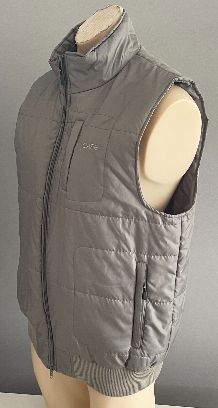 CAPE Puffer Jacket Khaki Zip Front Sleeveless Mens Size L Outdoor Brand NEW