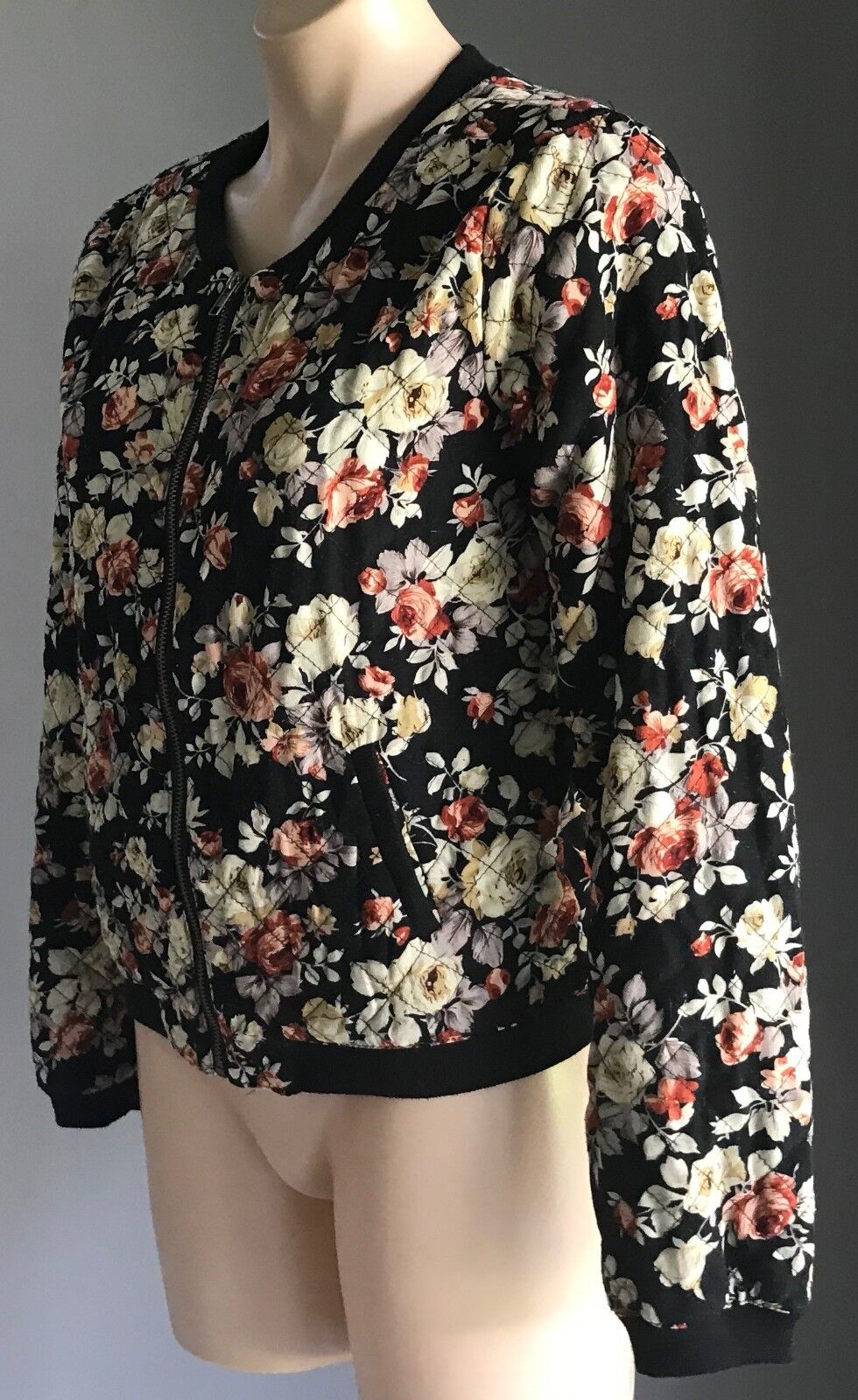 VALLEY GIRL Bomber Jacket Quilted Black Floral Size Ladies S 10