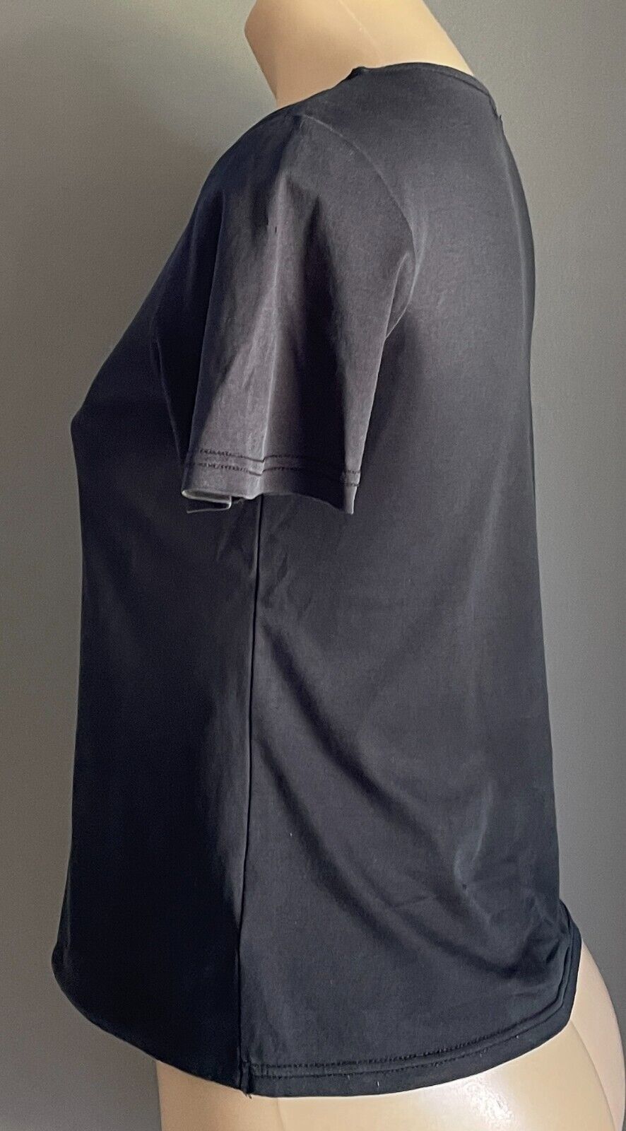 A.V.V T-shirt Black Stretch Double Lined Front Top Short Sleeve Size M A V V