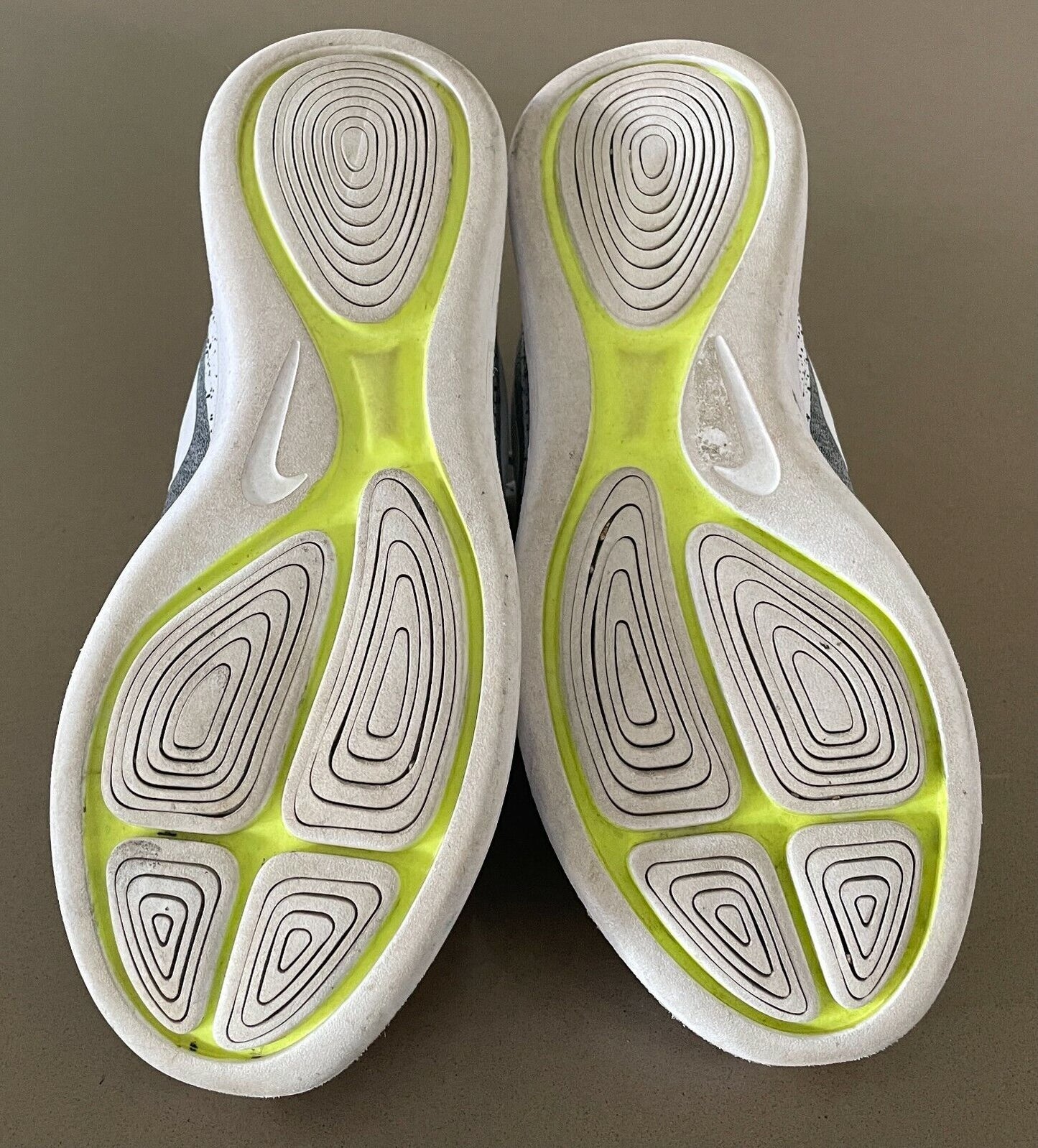 NIKE 923620 100 Lunarcharge Sneakers Shoes White Speckle Mens Size US 8 UK 5.5