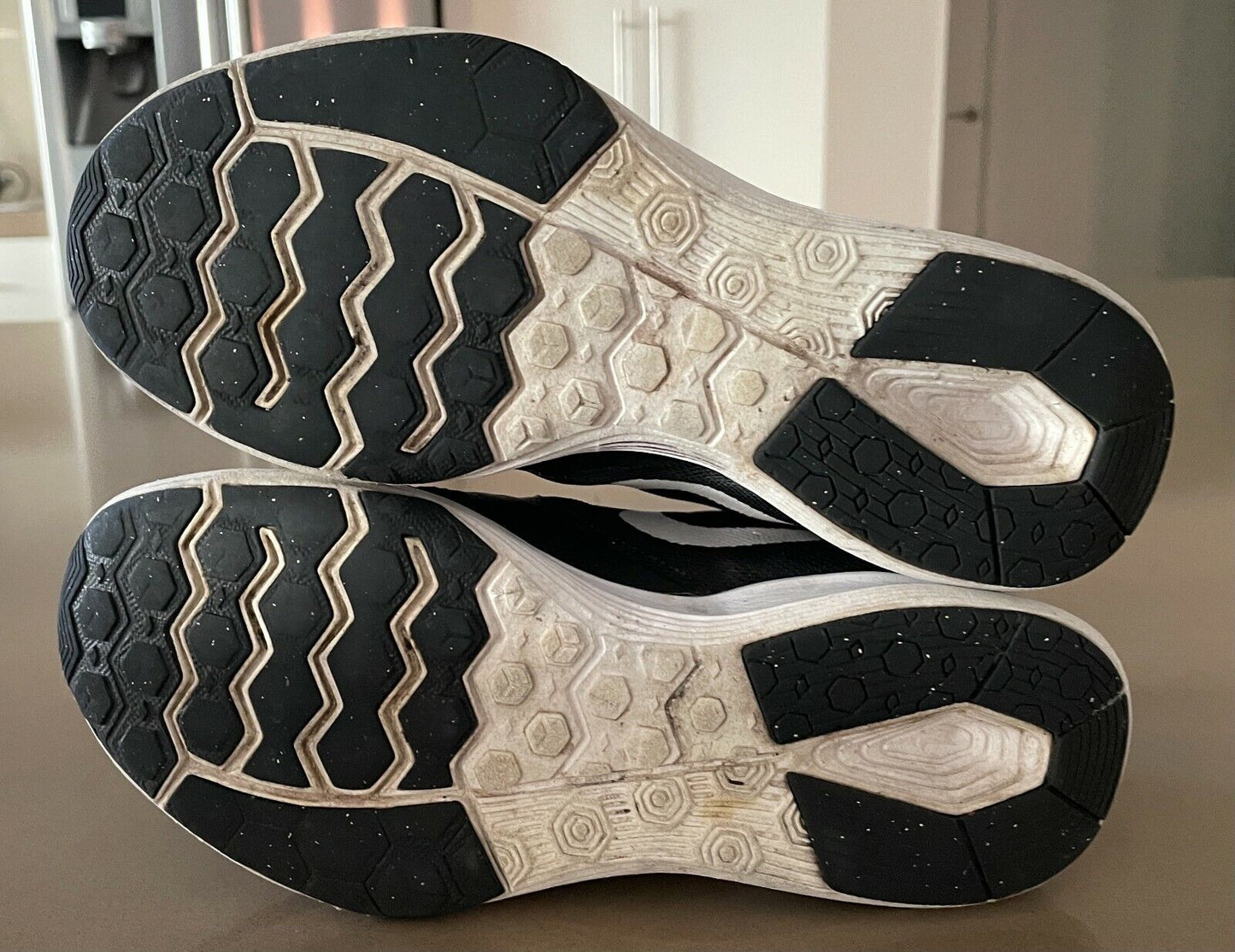 NIKE "City Training" Running Shoe Black White Ladies US 6 UK 3.5 EU 36.5 23cm