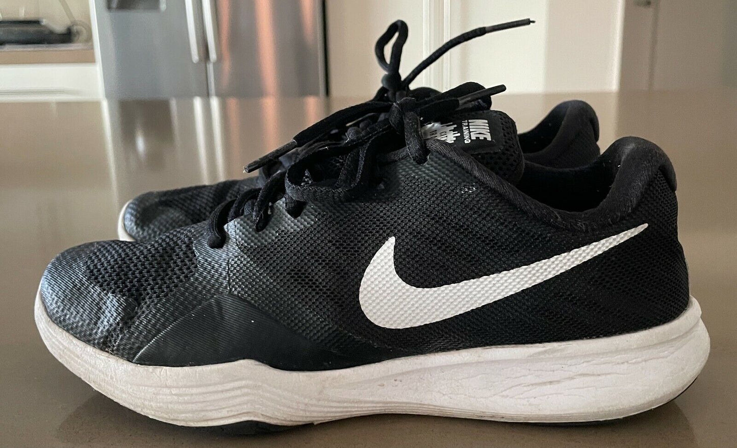 NIKE "City Training" Running Shoe Black White Ladies US 6 UK 3.5 EU 36.5 23cm