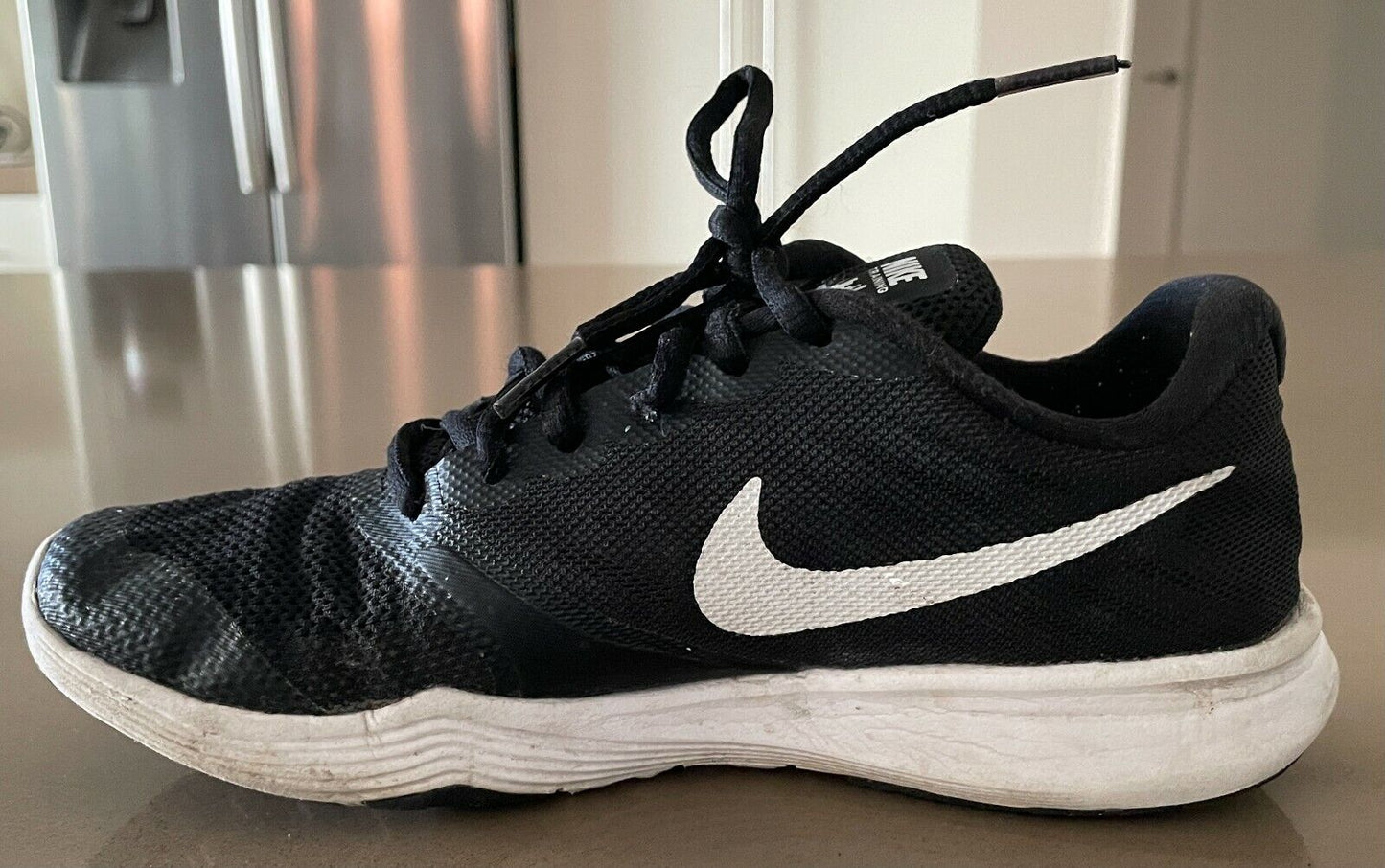 NIKE "City Training" Running Shoe Black White Ladies US 6 UK 3.5 EU 36.5 23cm