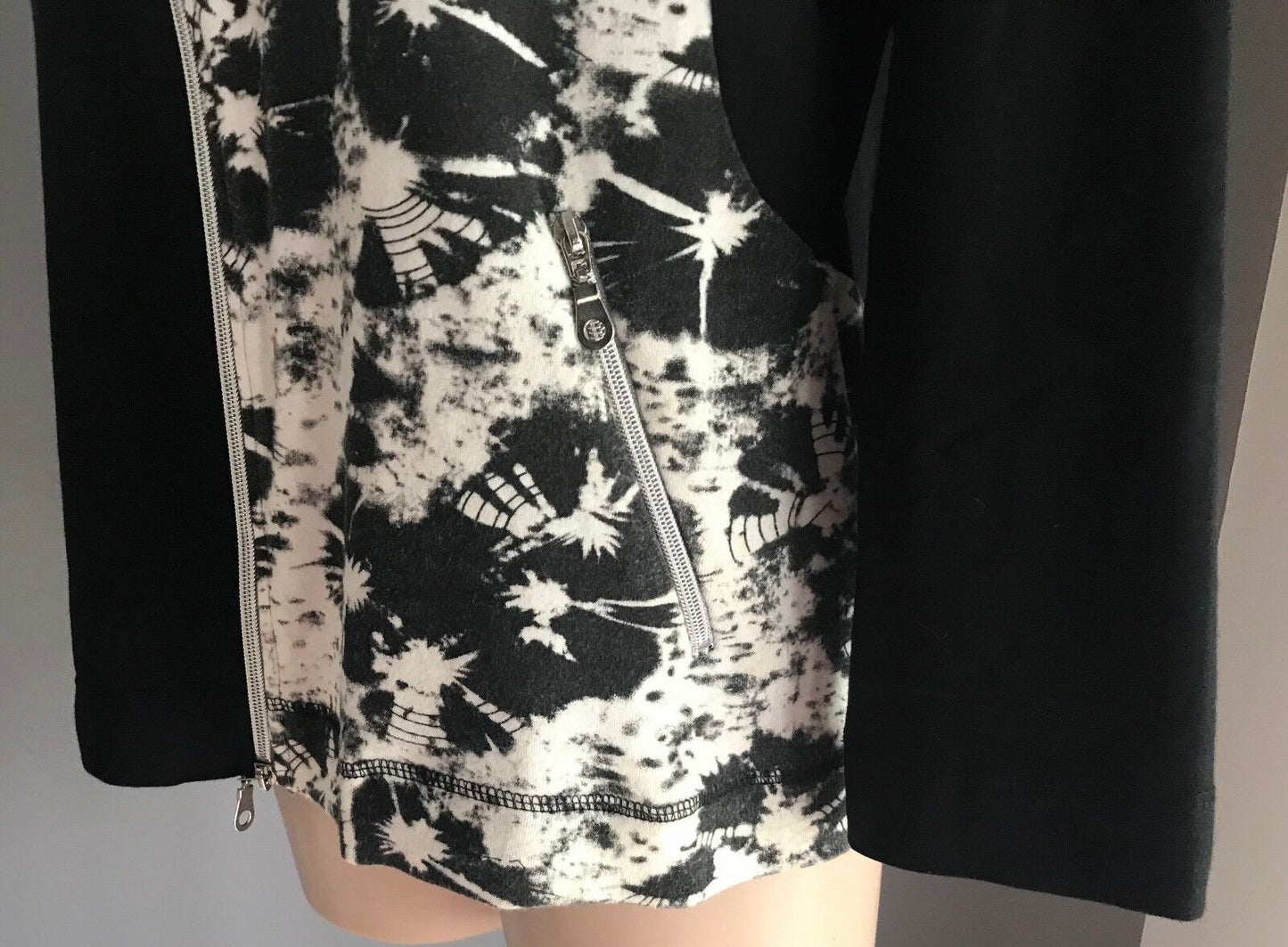 THREADZ Jacket Zip Front Casual Stretch Black w White Print Ladies Size L 14