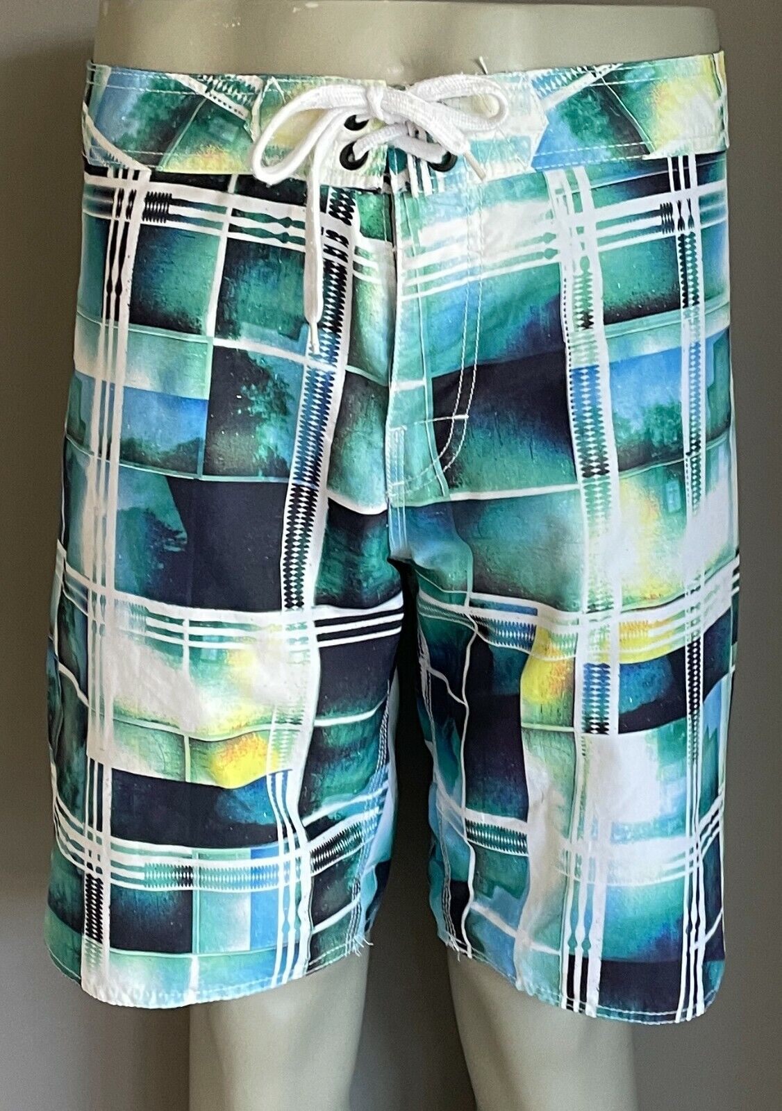 Board Shorts MANTARAY MultiColour Print Mens Size 34 87 Beach Surf Pool Swim NEW