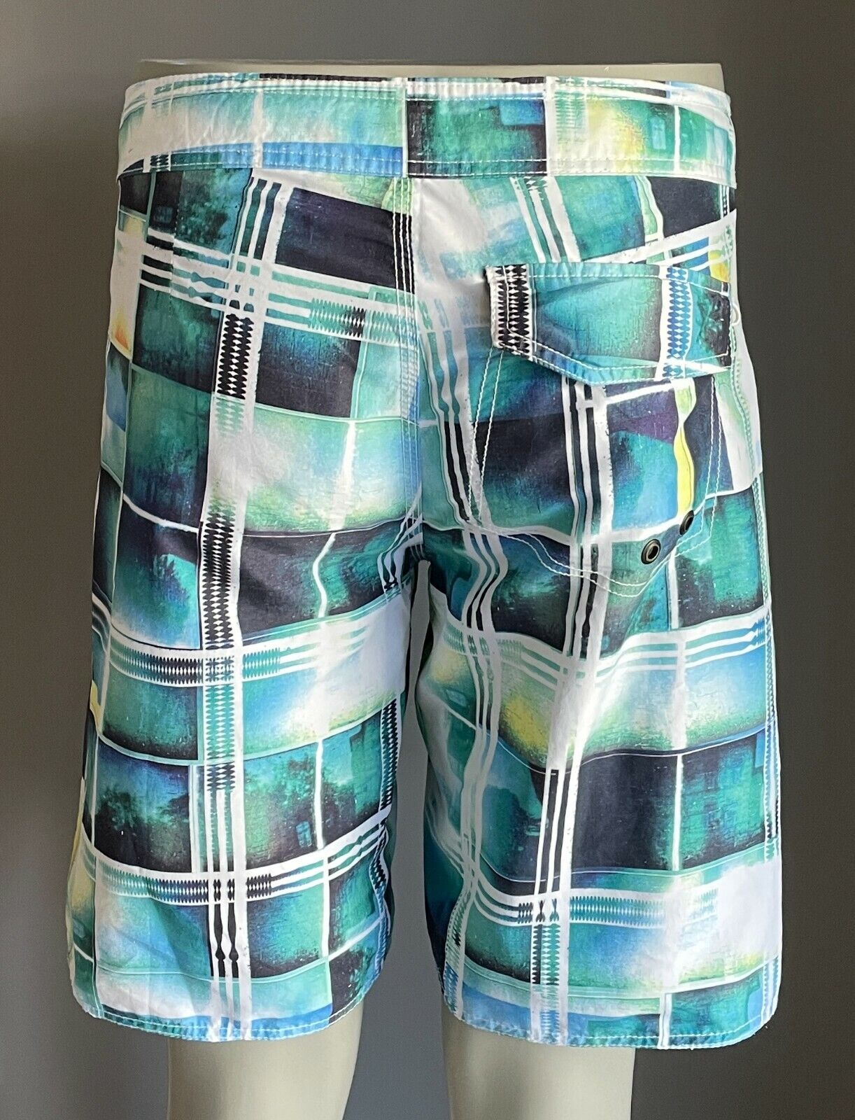 Board Shorts MANTARAY MultiColour Print Mens Size 34 87 Beach Surf Pool Swim NEW