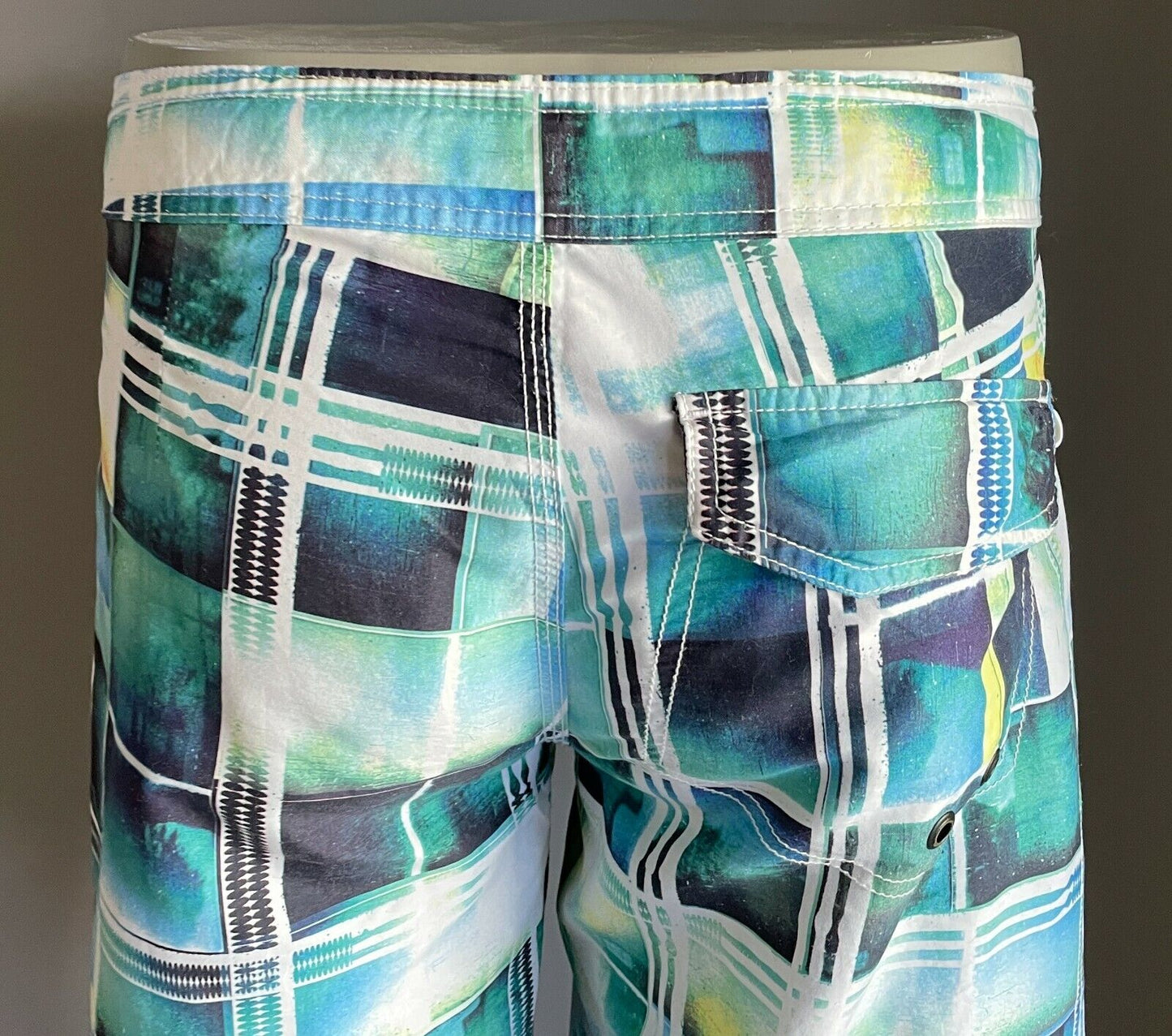 Board Shorts MANTARAY MultiColour Print Mens Size 34 87 Beach Surf Pool Swim NEW