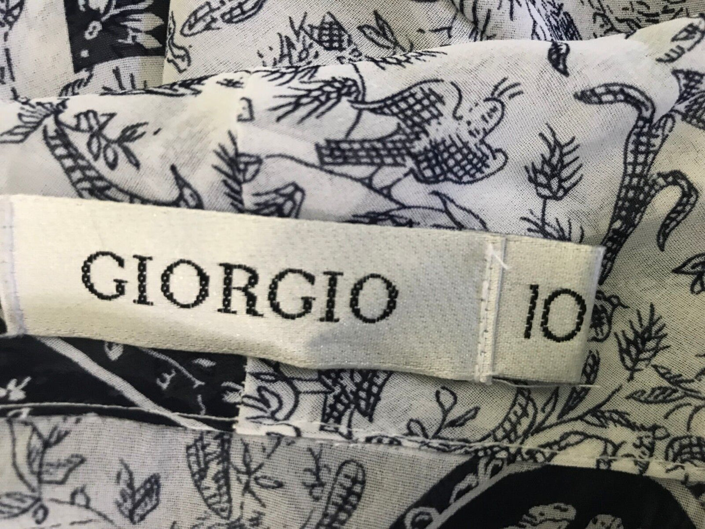 GIORGIO Button Blouse Drape Neck Short Sleeve Navy Blue White Print Top 10 NEW
