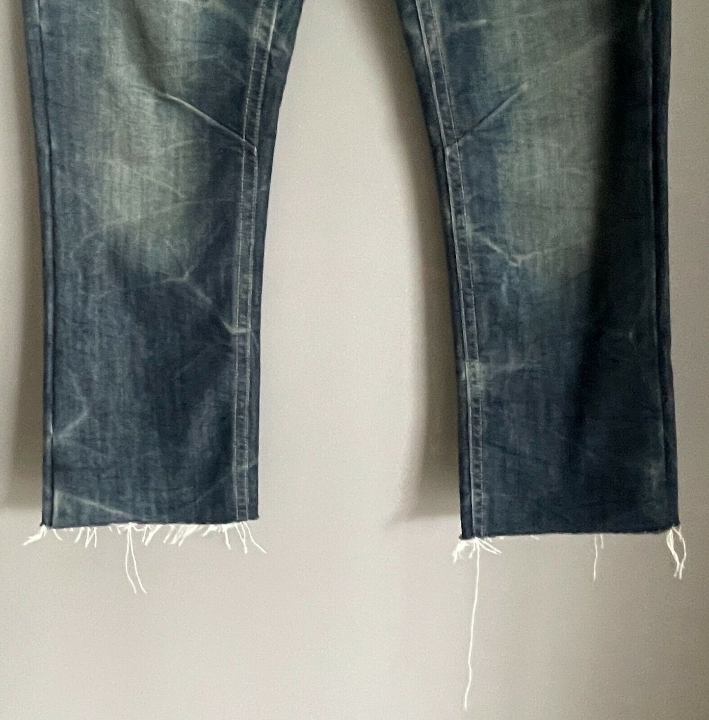Mens CROSSHATCH Hornet Jeans Straight Leg Dark Denim Wash Fray Hem Sz 30 W 80cm