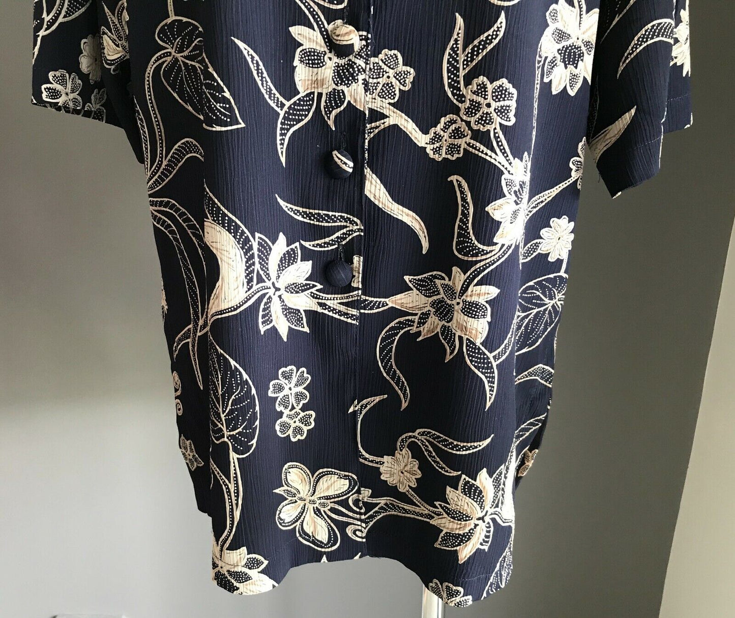 Vtg IMPRESSIONS Buttoned Blouse Navy Blue Taupe Floral Short Sl Shirt 12 NEW