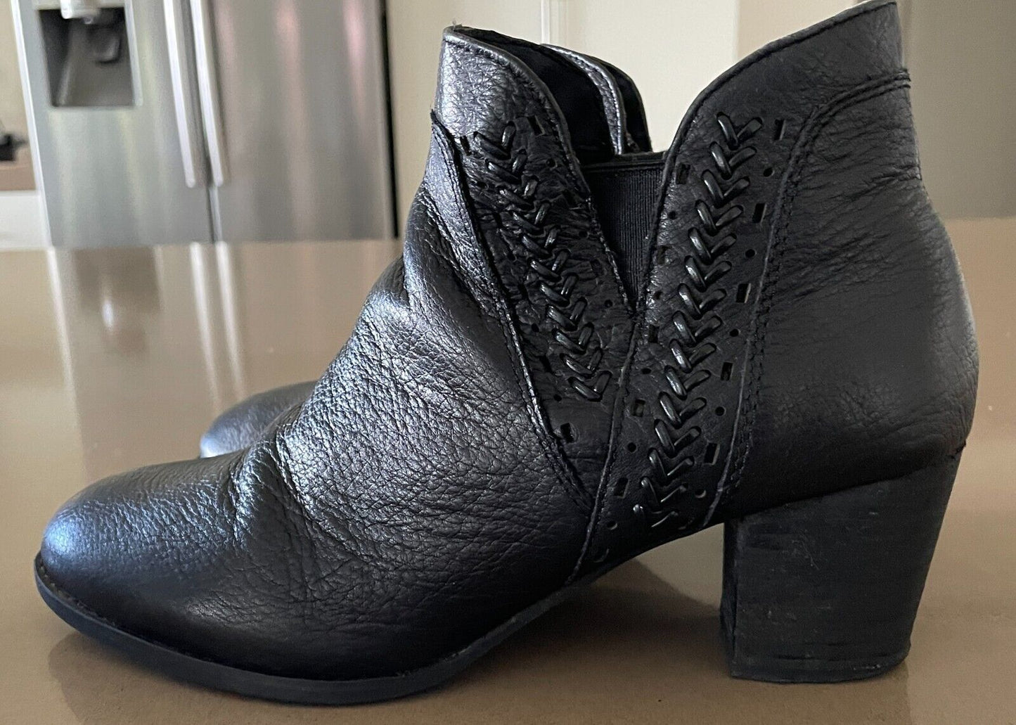 Ladies HUSH PUPPIES "Vonn" Ankle Boots Black Leather Almond Toe Block Heel Sz 8