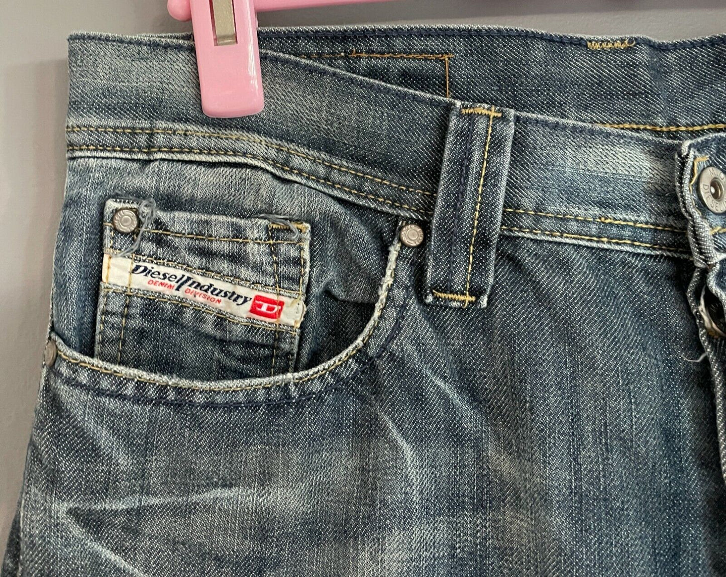 Mens DIESEL Jeans Blue Denim Faded in Places & Distressed Hems Size 34 Vintage