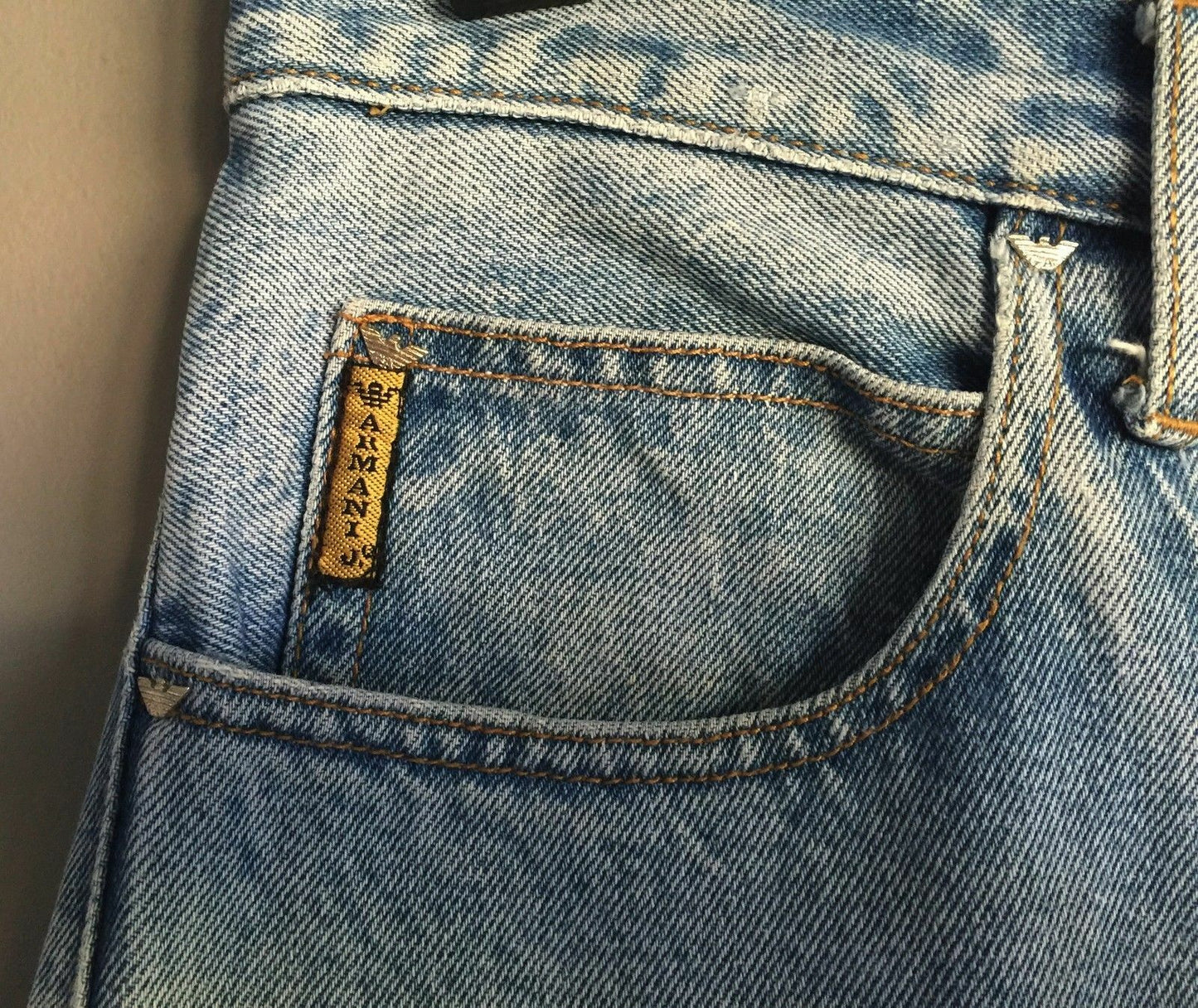 Mens Vintage ARMANI JEANS "True Blue" Faded Denim Size 34 Lived In
