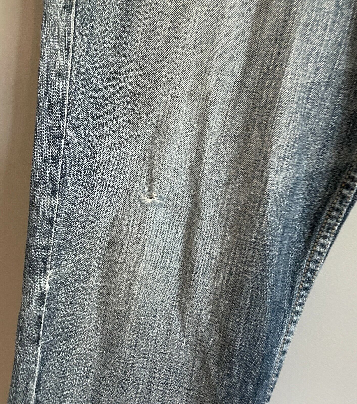 Mens PIONEER Blue Denim Straight Leg Jeans Faded in Parts & Ripped Knee Size 32