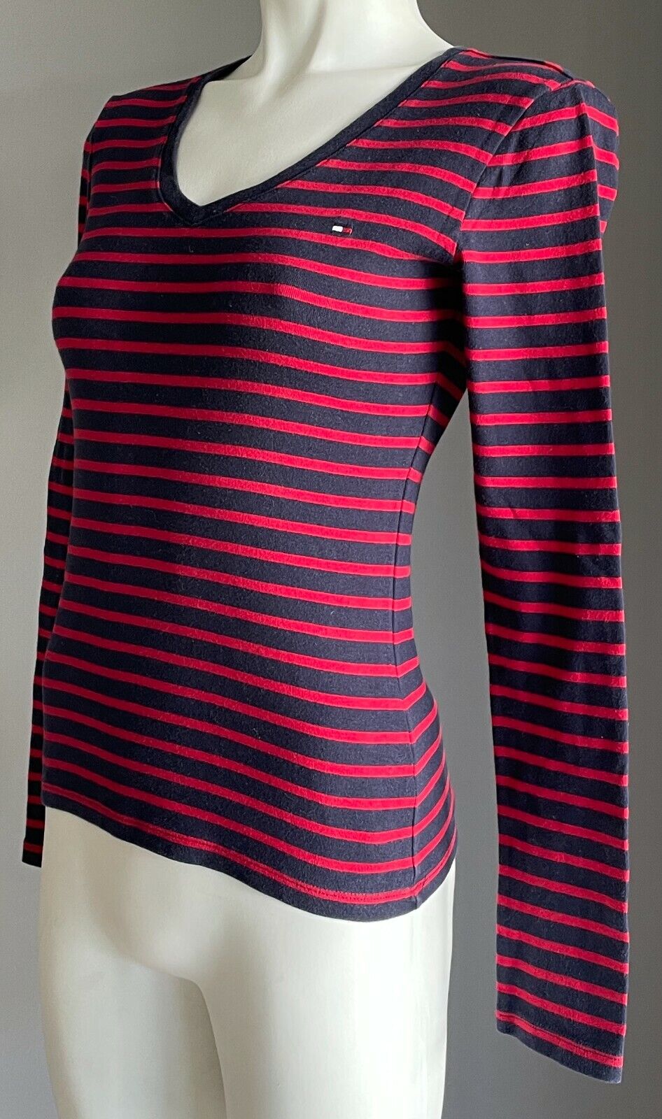 TOMMY HILFIGER Knit Top Navy & Red Stripe Long Sleeve V-Neck Ladies Size XS 8