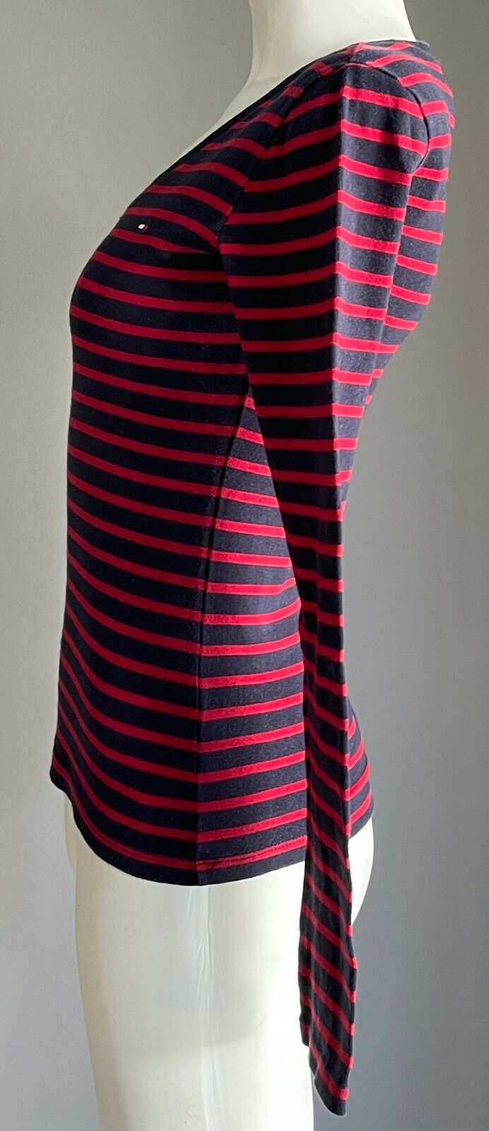 TOMMY HILFIGER Knit Top Navy & Red Stripe Long Sleeve V-Neck Ladies Size XS 8
