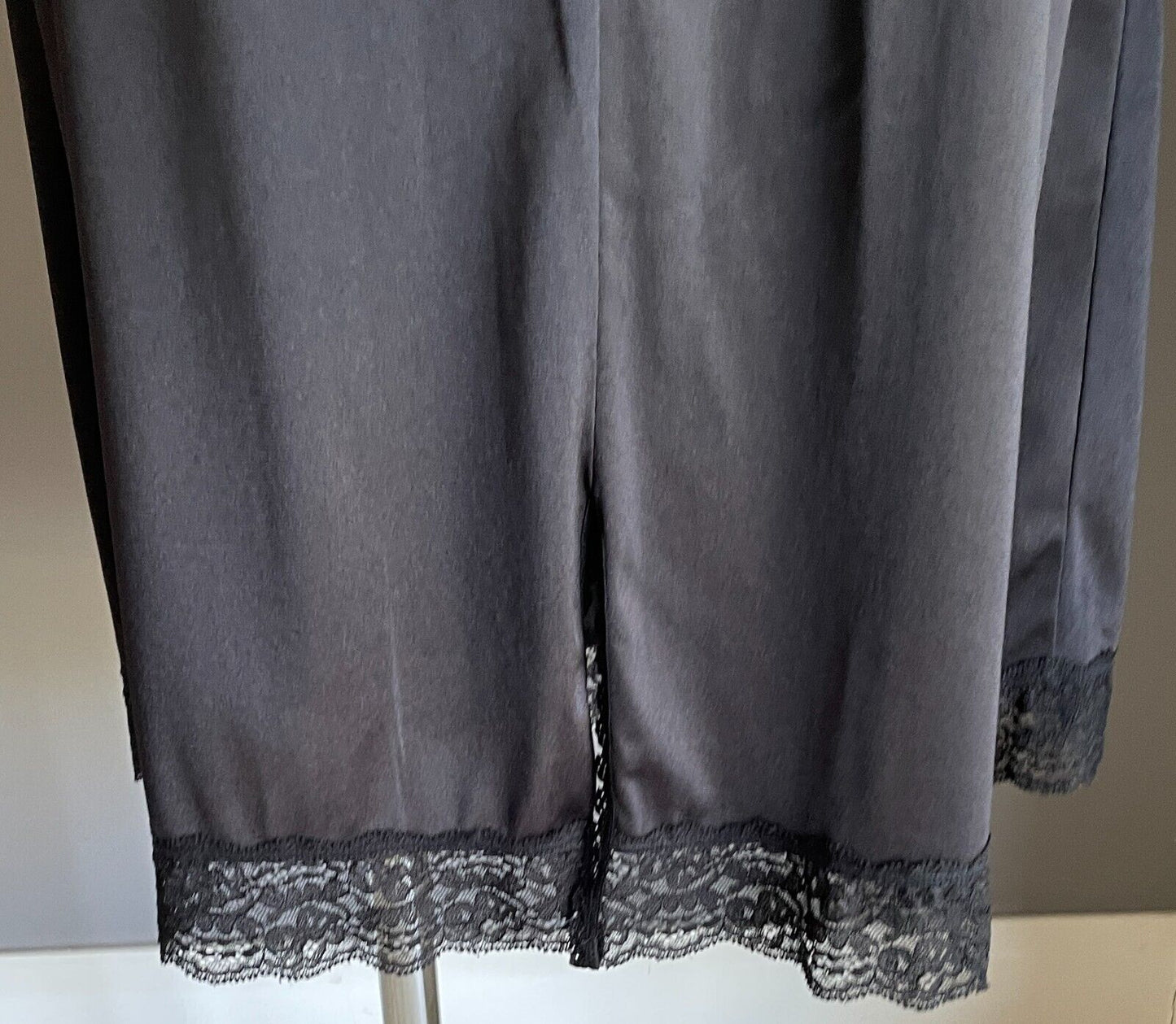 Half Slip Black Vintage Nylon 1/2 Petticoat Elastic Waist Lace Hem Size 14
