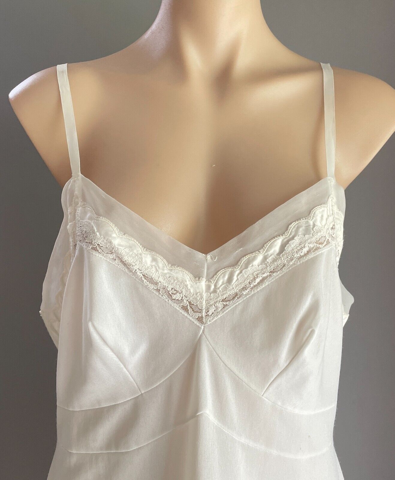 HANRO Petticoat Nylon White Lace Trim Full Slip Ladies Size 42 AU 14 Vintage