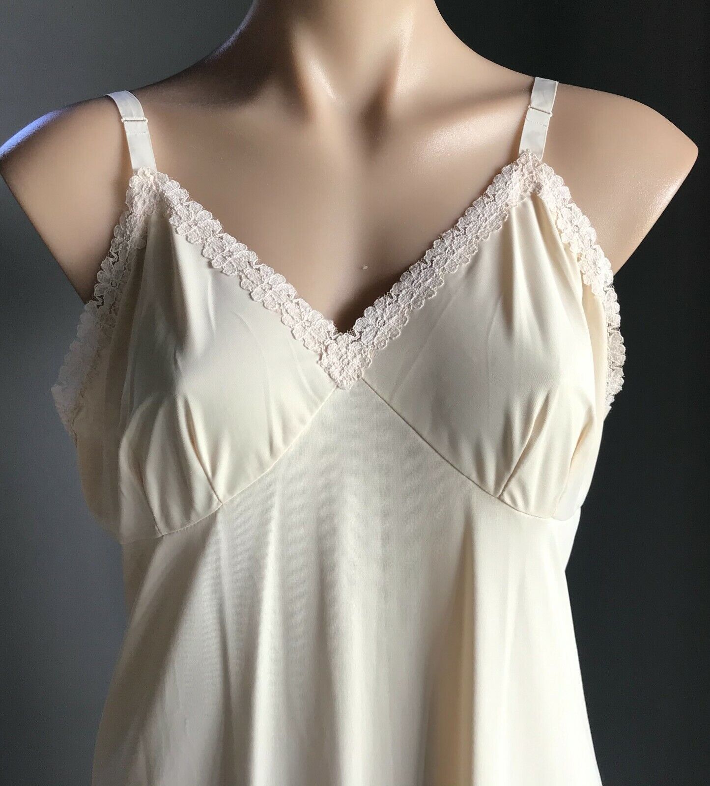 JANTEX Petticoat Beige Lace Trim Full Slip Ladies Size 16 Australia NEW Vintage