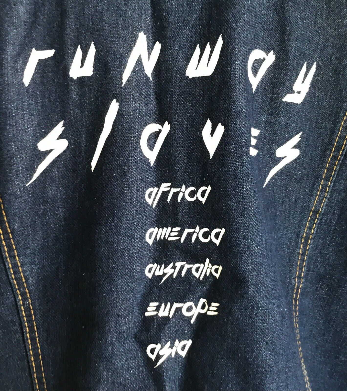 Mens Denim Jeans Jacket TM AFFILIATES "Runway Slaves" Blue Back Print Sz M