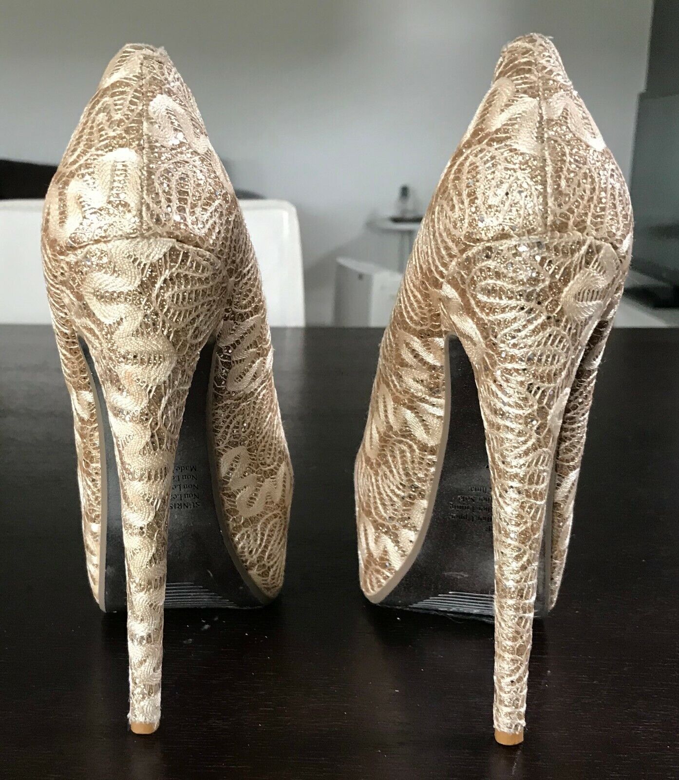 ZU "Sunrise" Stiletto Shoes Glitter Gold Fabric Platform High Heel Size 7 NEW