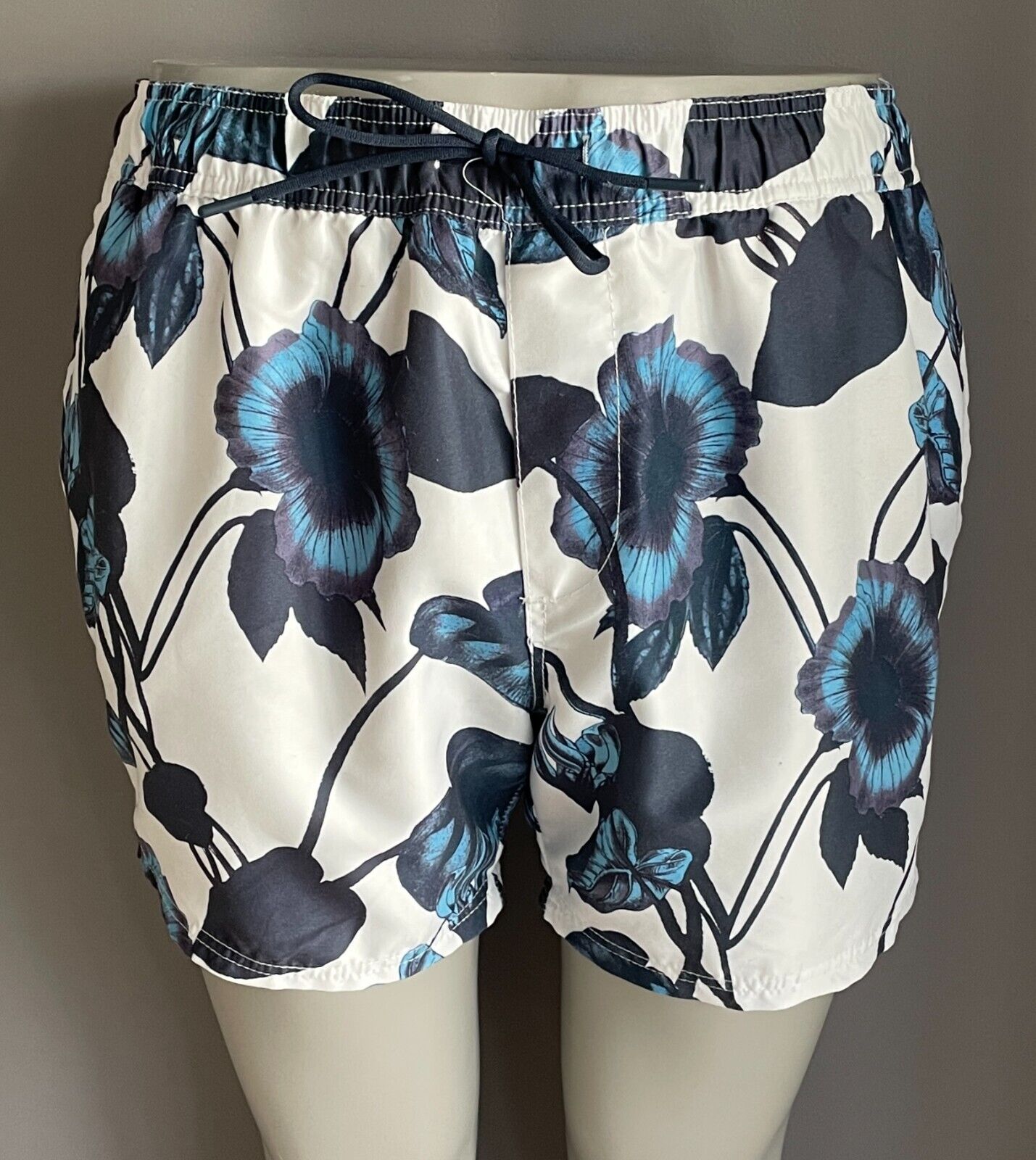 Board Shorts COTTON ON GARMENTS White & Blue Floral Elastic Waist Mens Size XL