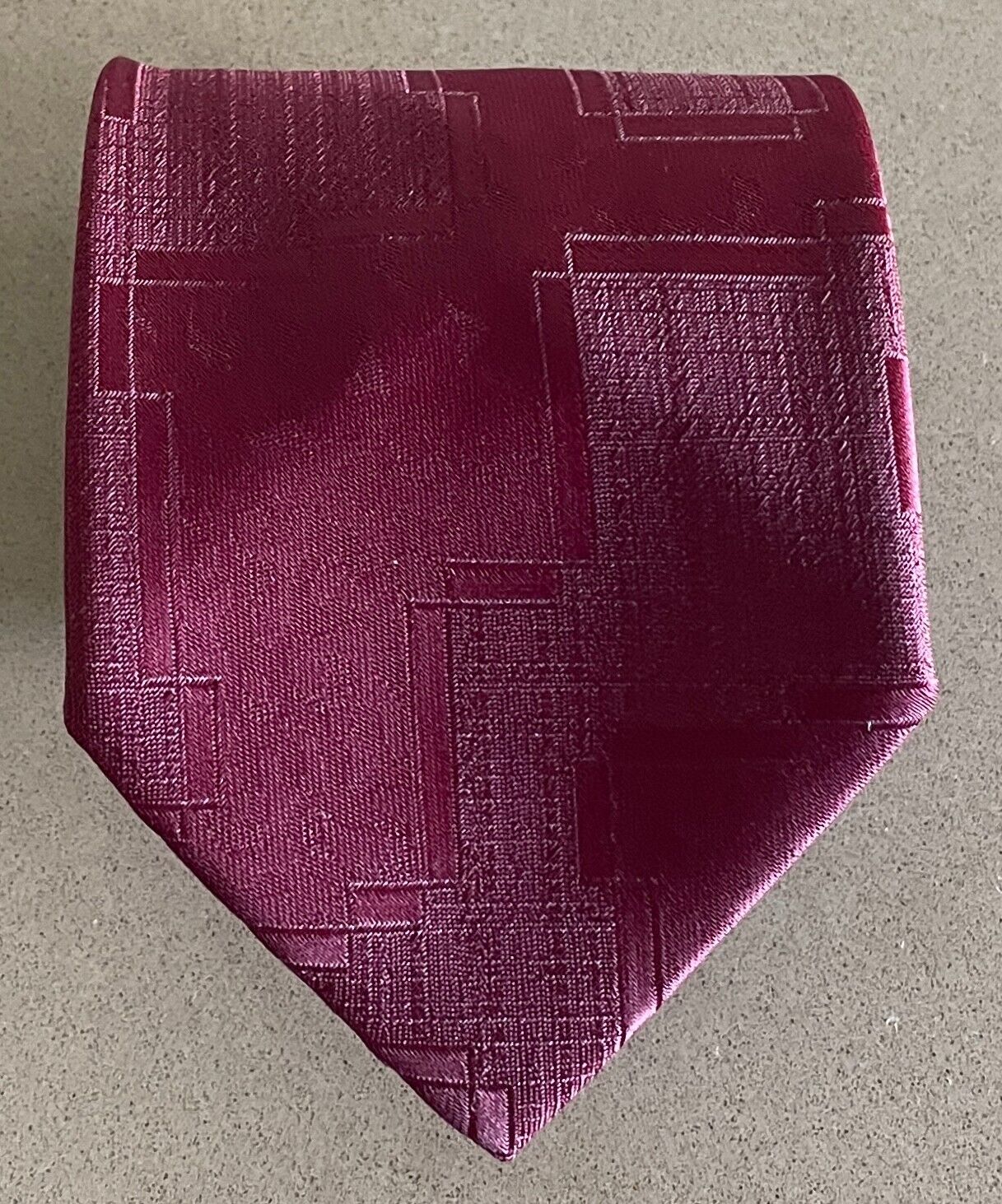 Mens NeckTie Burgundy Jacquard Polyester Fabric Wash N Wear Australia Made Tie