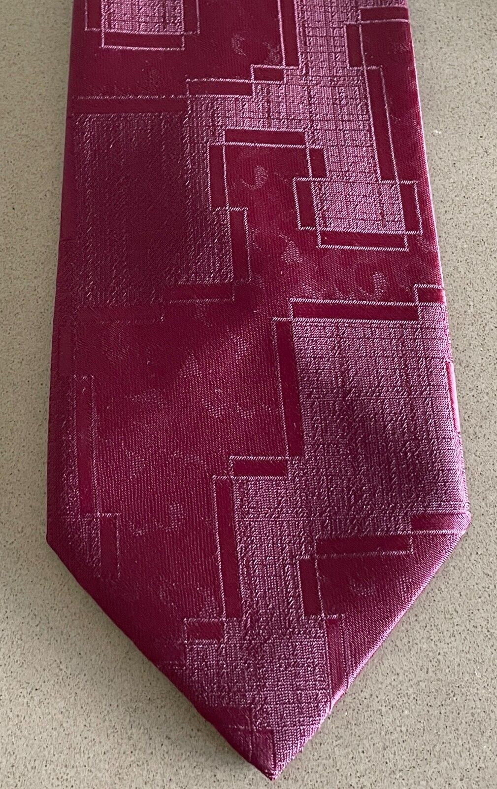 Mens NeckTie Burgundy Jacquard Polyester Fabric Wash N Wear Australia Made Tie