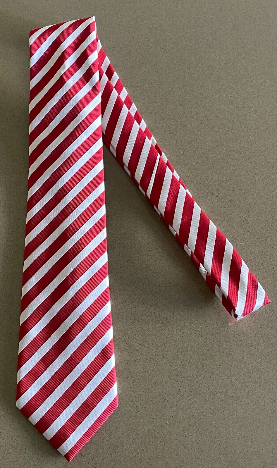 Mens NeckTie Red & White Stripe Teflon Treated Polyester NEW Neck Tie with Tags