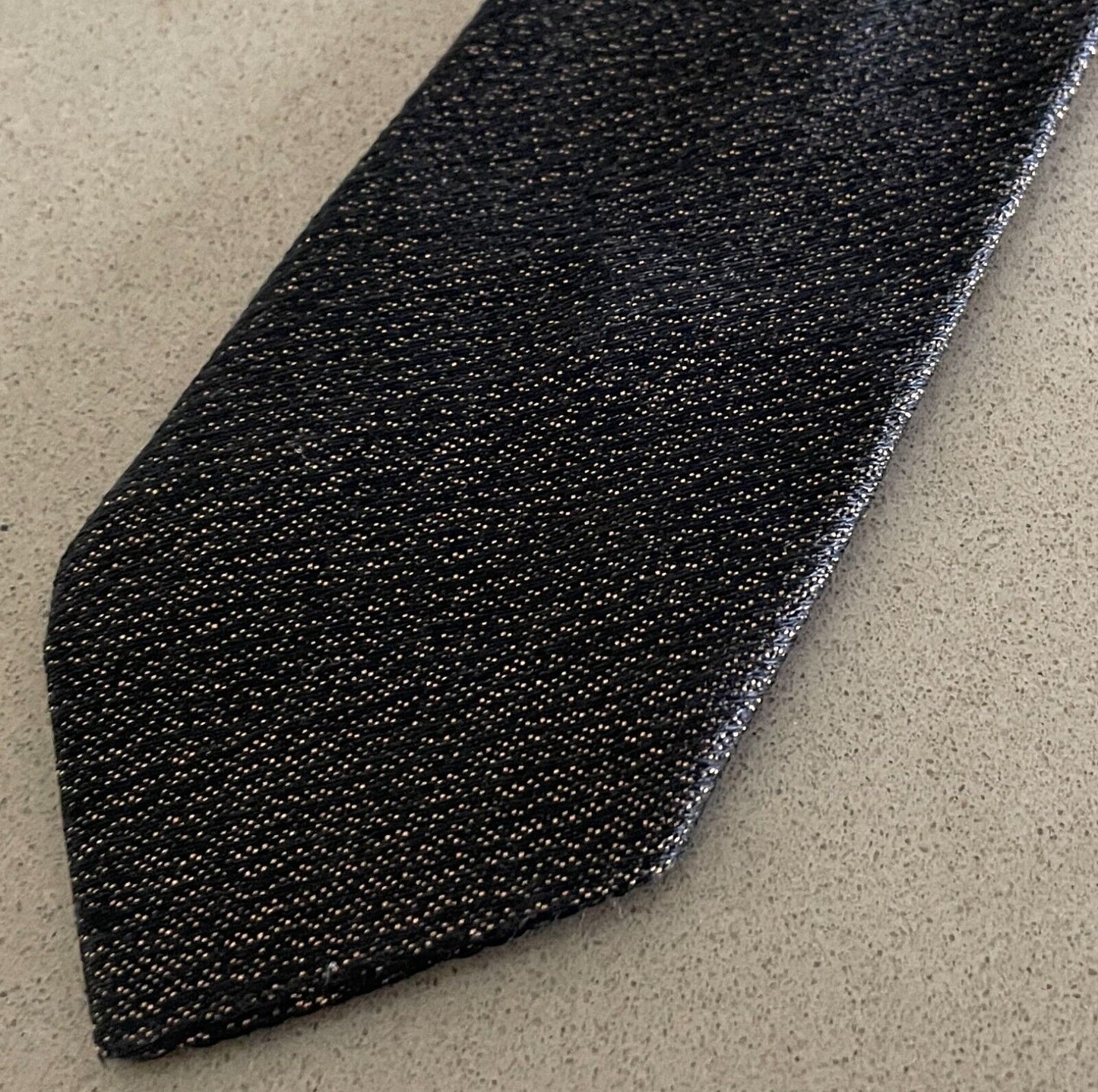 Mens Vintage 1960's 1970's Thin Tie NeckTie Iridescent Brown & Black Rayon