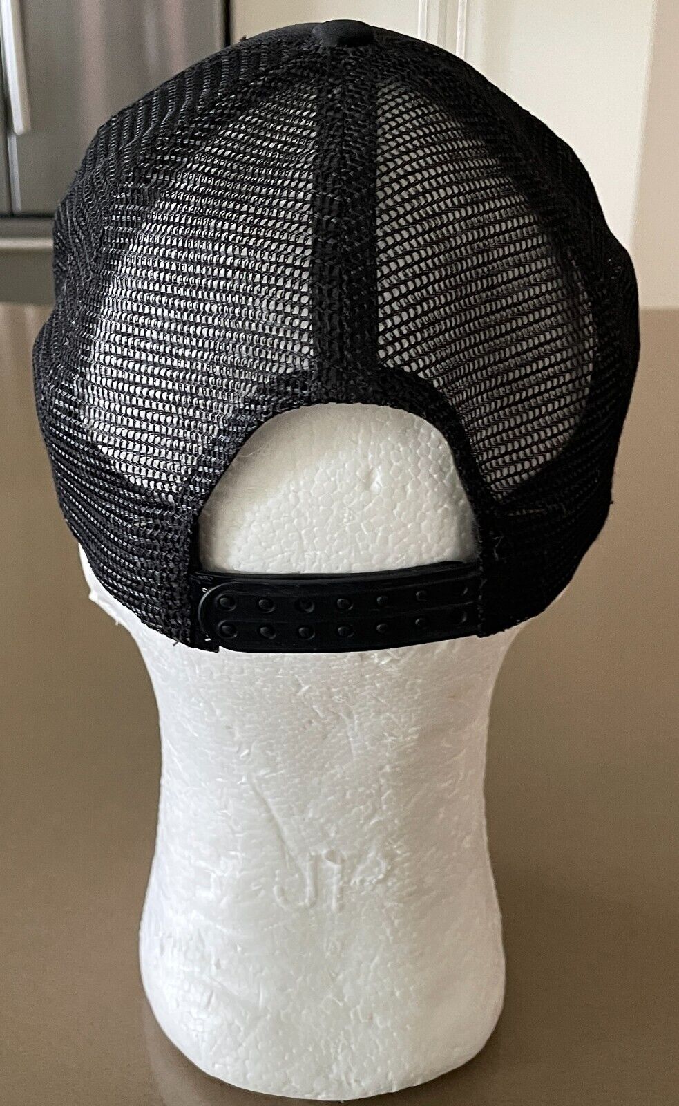 VONZIPPER Black Snapback Cap Colour Print at Crown Mesh Back Adjustable One Size