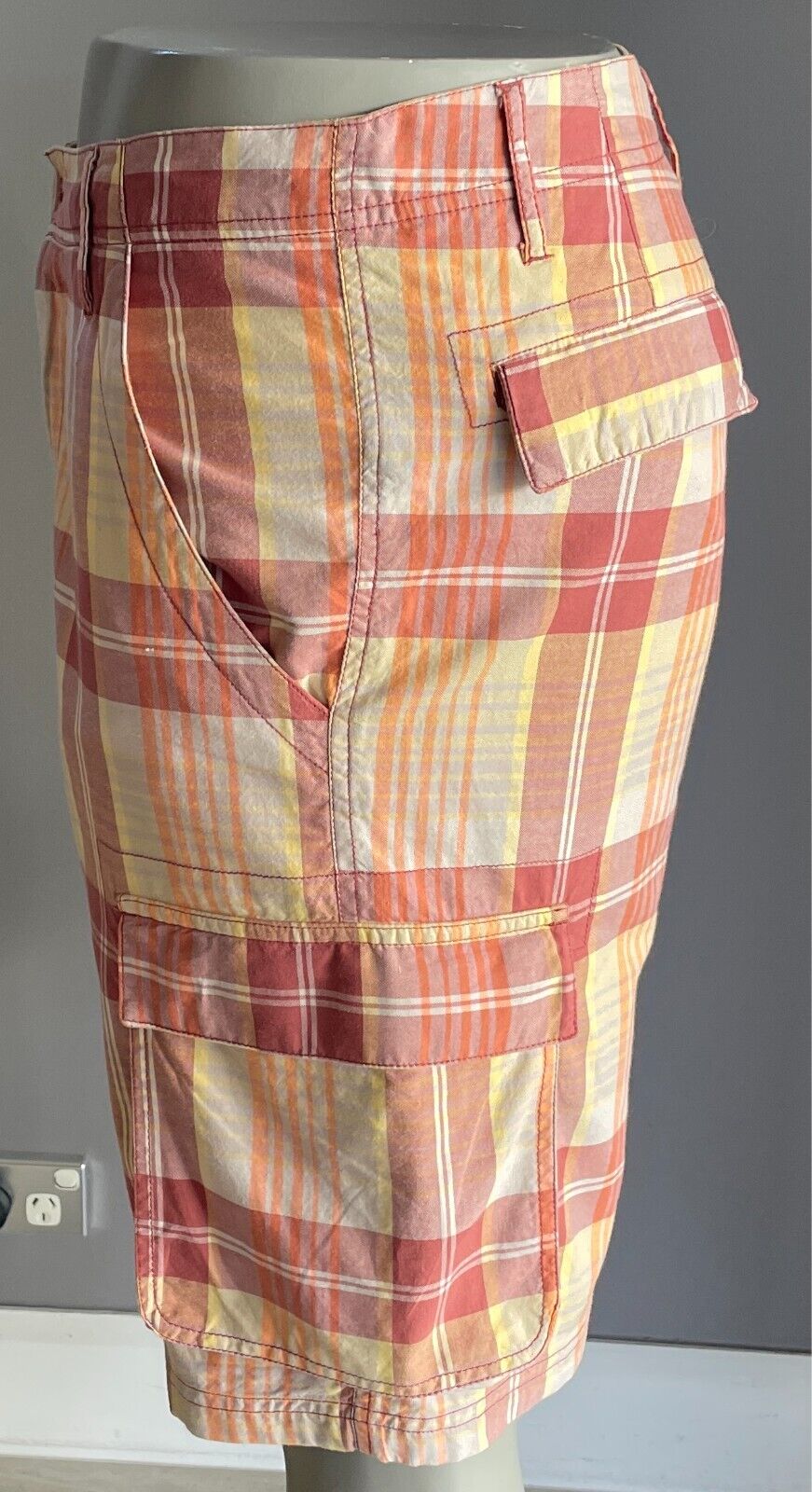 Mens CD URBAN Cargo Shorts Plaid Size 34 Madras Cotton Cargo Pockets