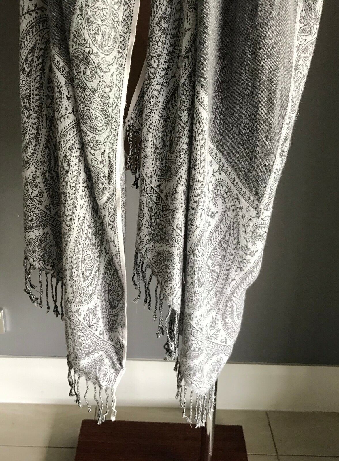 Neck SCARF Grey Black & White Paisley Print Fringed Trim Ladies