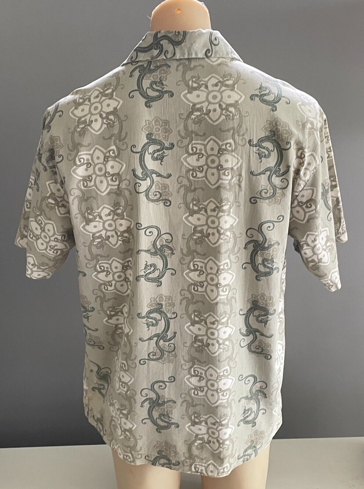 NO FEAR Shirt Button Short Sleeve Beige Taupe Off White Grey Dragon Mens Size S