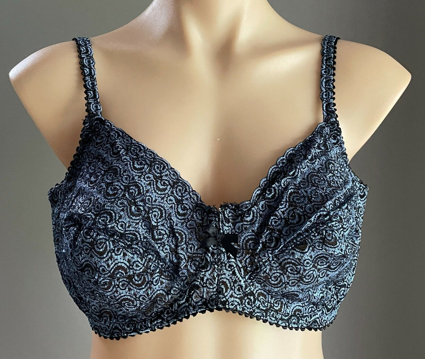 INTIMO Bra 38D Underwire Blue & Black Lace Bra Adjustable Straps Ladies 38 D 16D