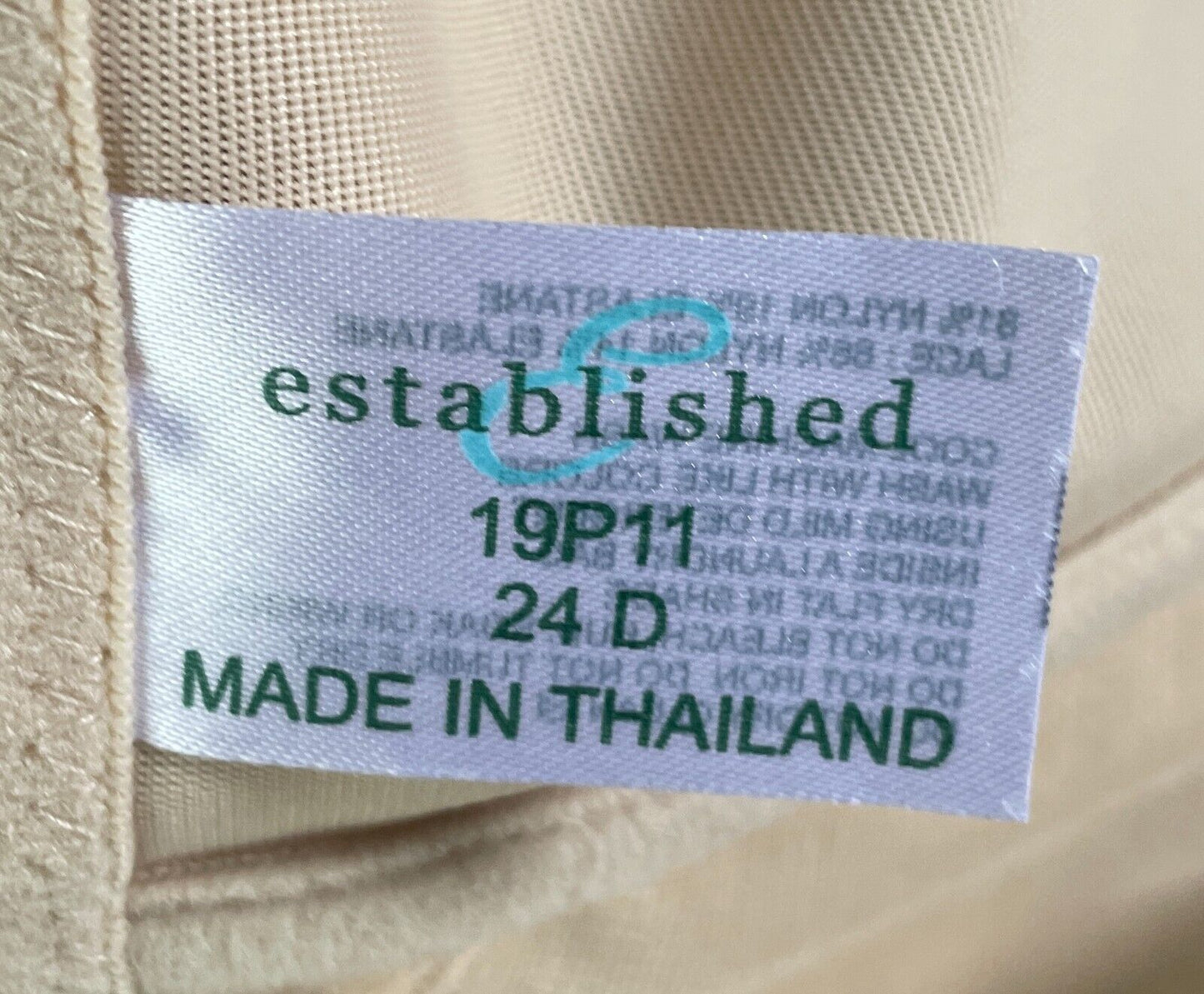 ESTABLISHED Bra 24D Beige Front Fastening Delicate Lace Wire Free 24 D Adjusting