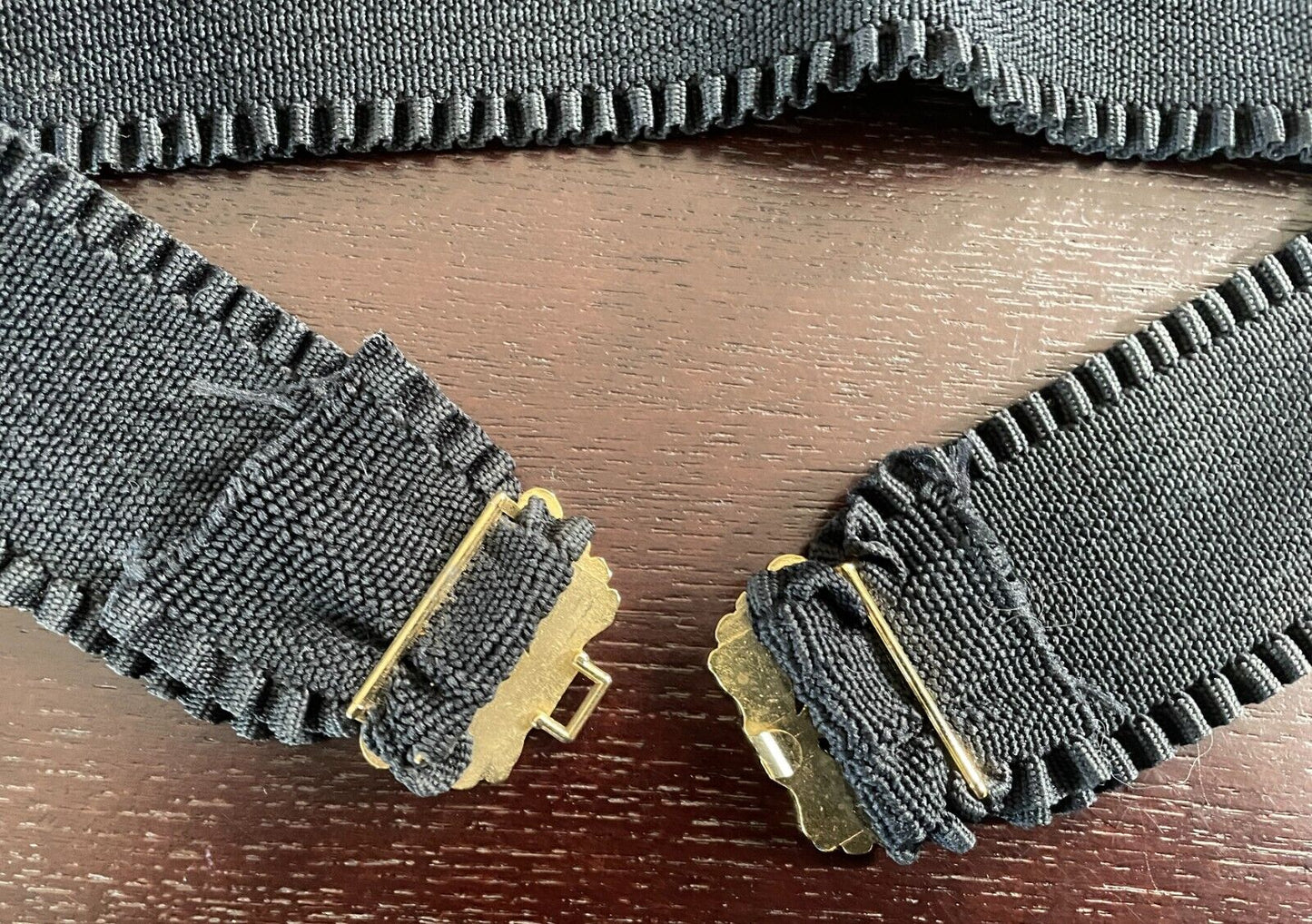Ladies Belt Elastic Wide Black Ruffle Gold Interlocking Buckle Sz 12 14